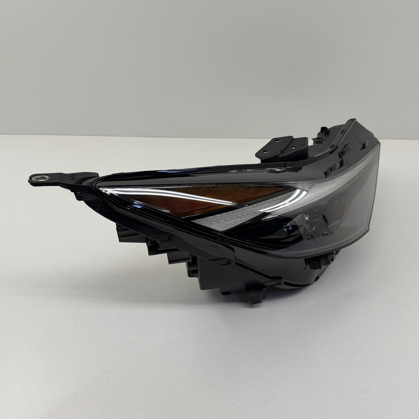 2022-2023 Hyundai Elantra N Passenger Right Front Headlight Lamp 92102-IB040 OEM