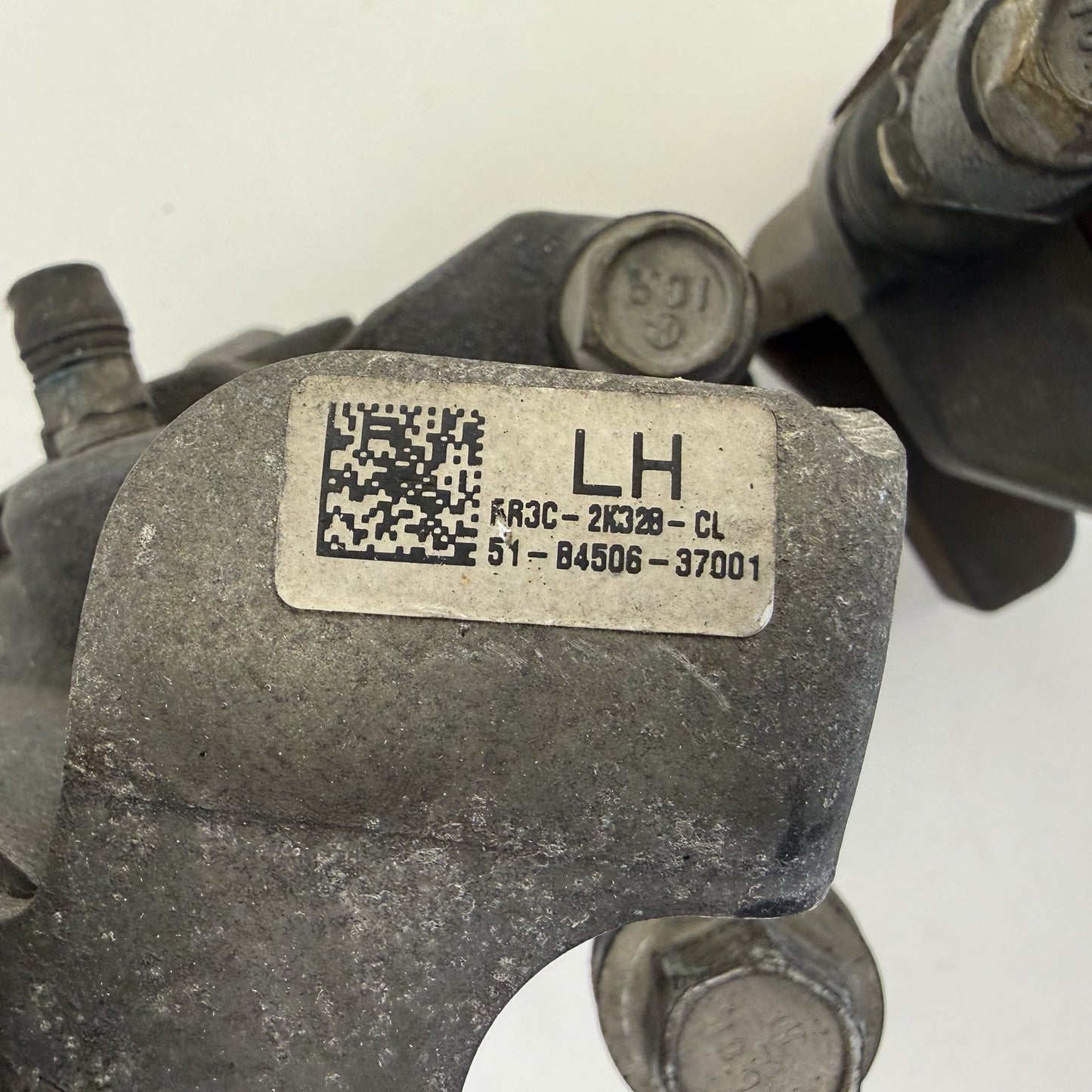 2015-2023 Ford Mustang GT Rear Brake Caliper Pair Left &amp; Right OEM