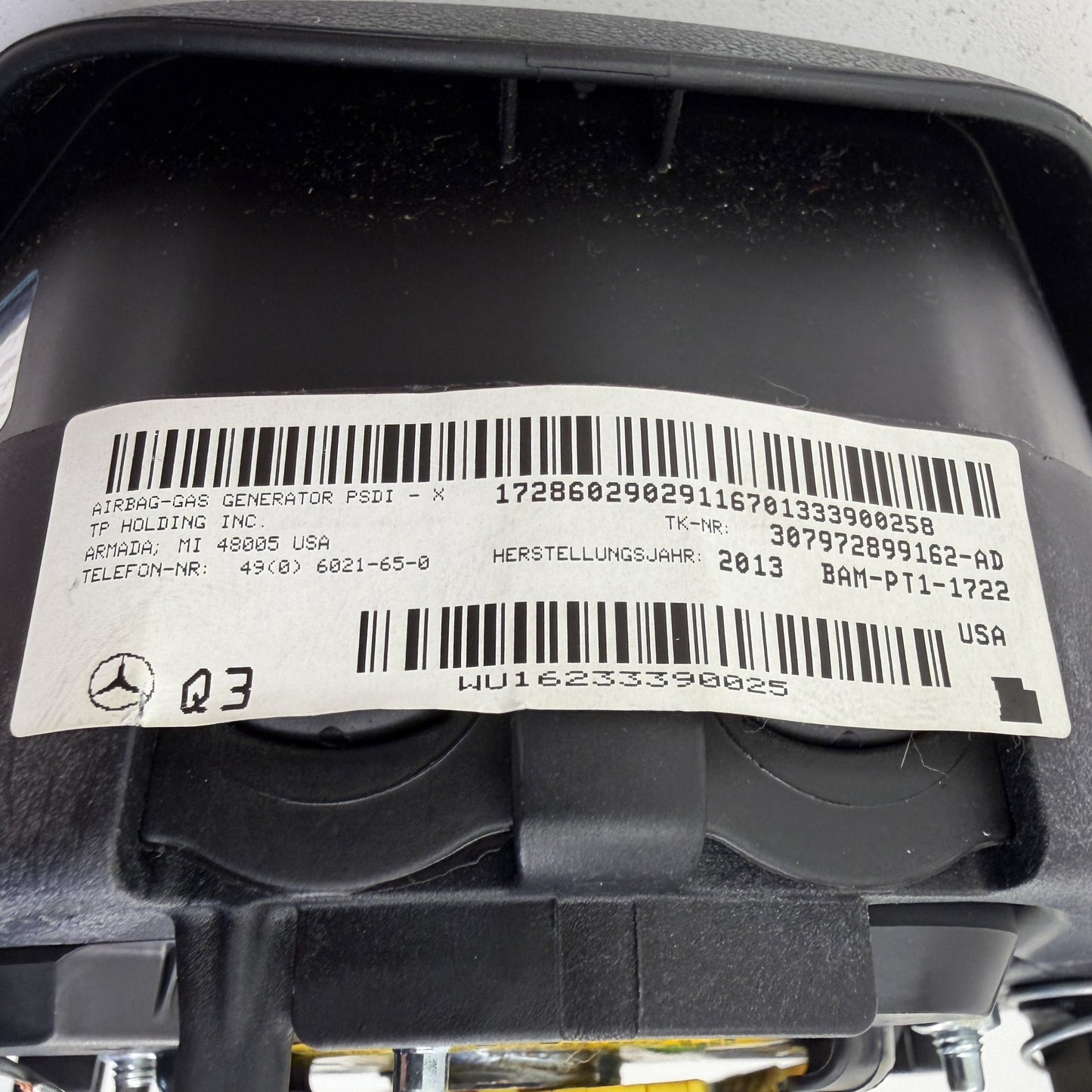 2012-2014 Mercedes-Benz C250 W204 Driver Steering Wheel Airbag Air Bag Black OEM
