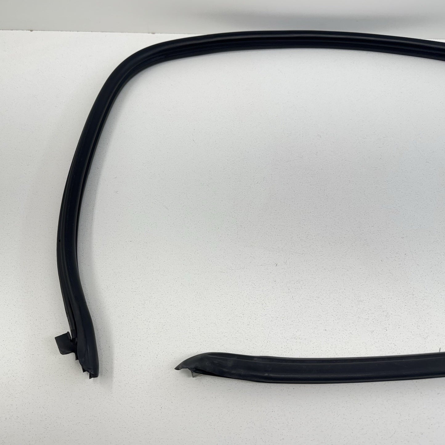 05-12 Porsche 911 997 Cabriolet Driver Left Door Weatherstrip Seal OEM