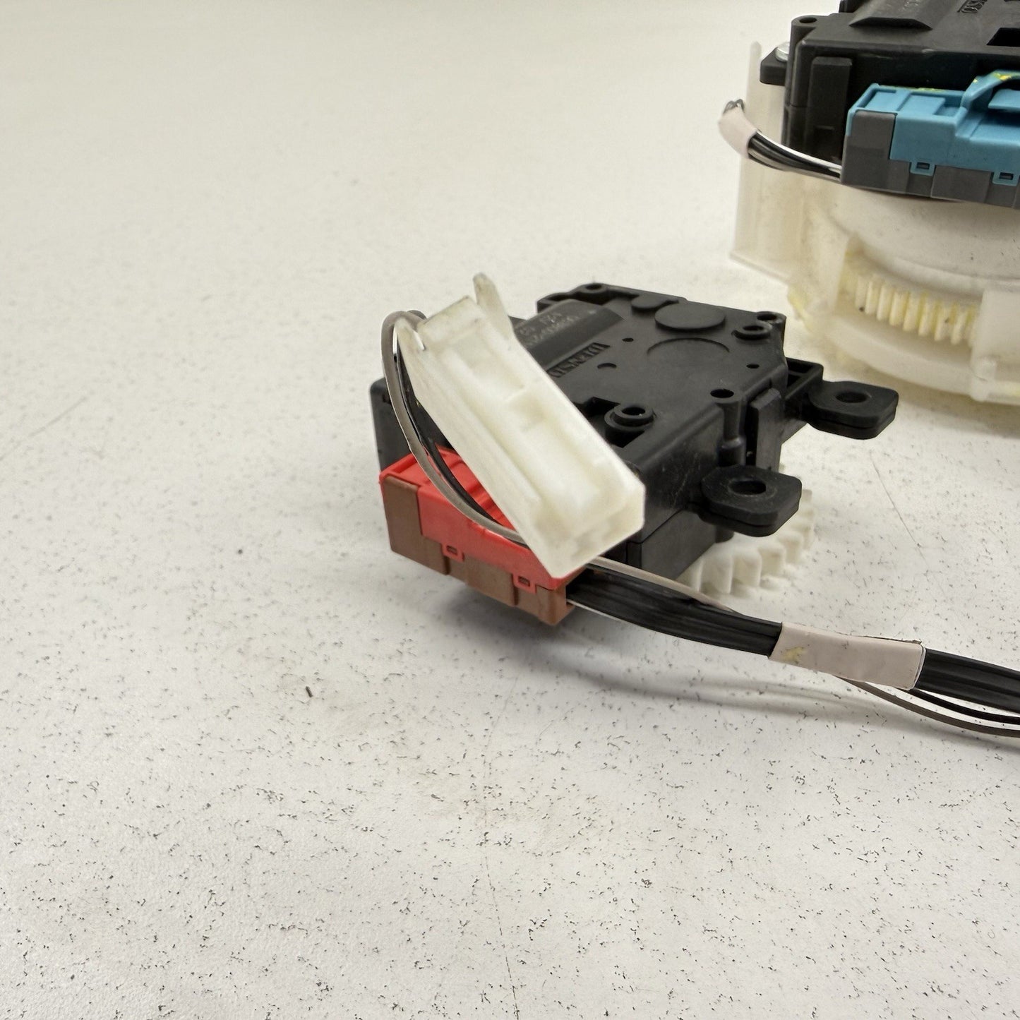 21-26 Lexus IS350 HVAC Box Heater Flap Motor Air Mix Actuator Set OEM