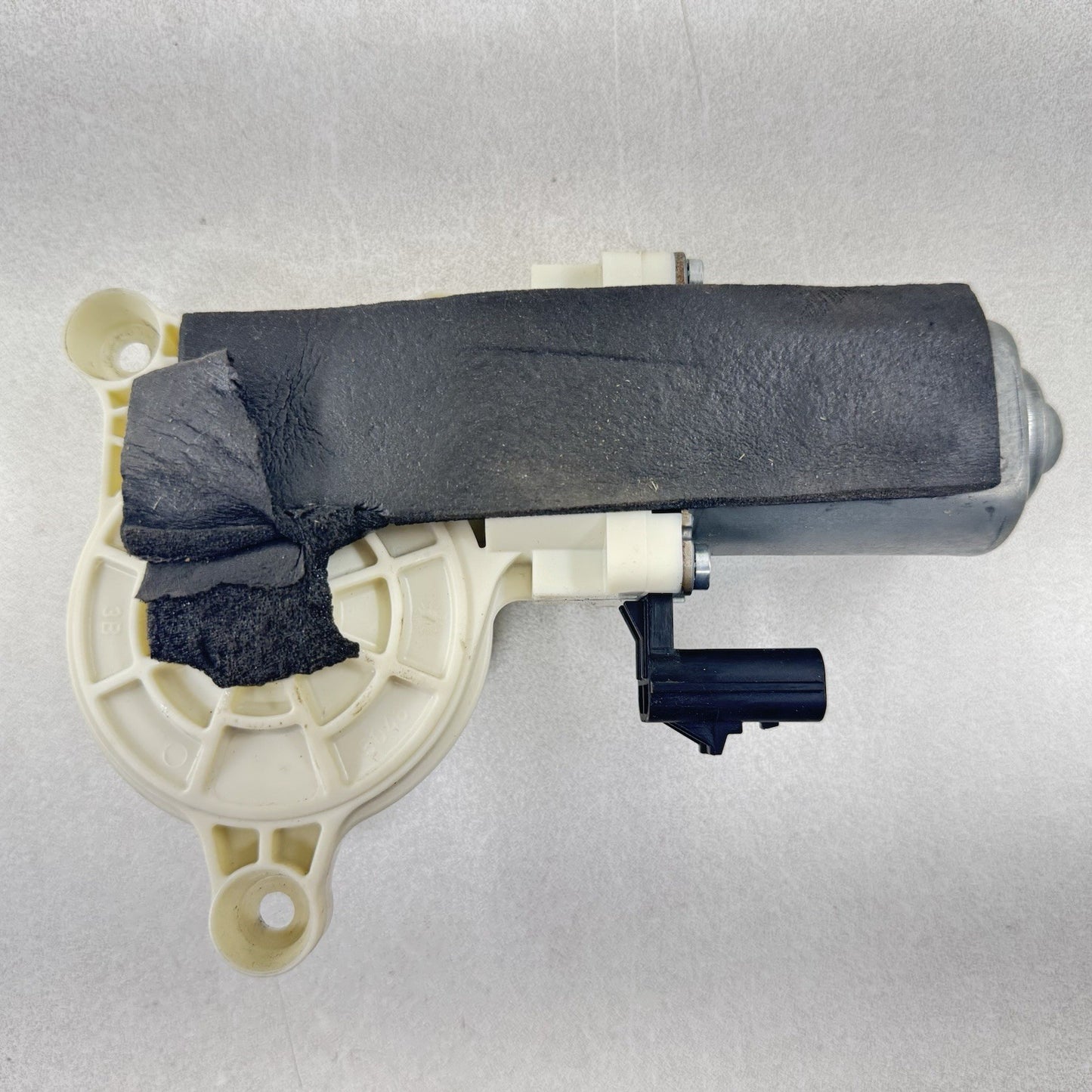 19-24 RAM 2500 3500 REAR POWER SLIDER BACK WINDOW GLASS REGULATOR MOTOR OEM