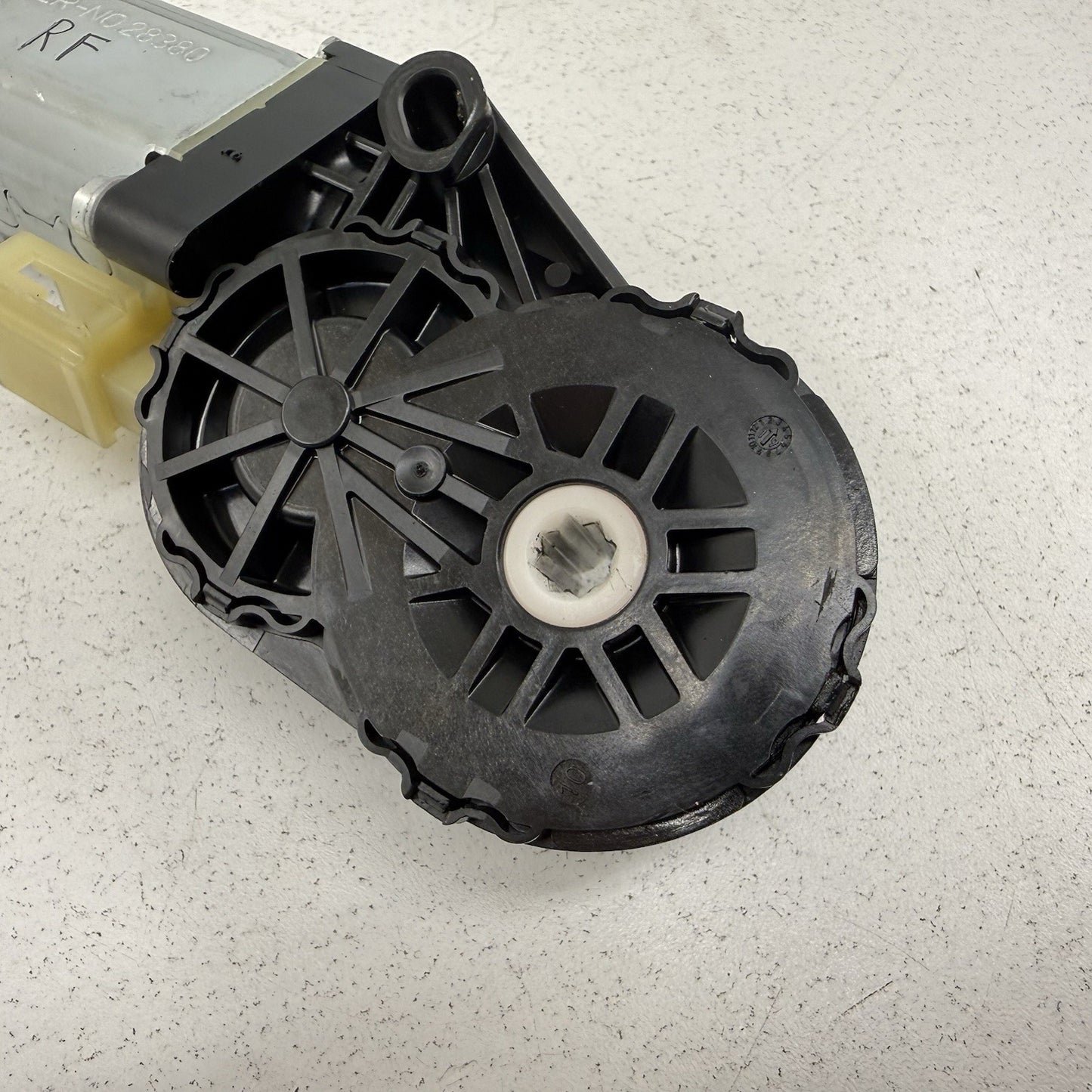 16-24 Chevrolet Camaro Right Front Upper Seat Adjustment Adjust Motor OEM