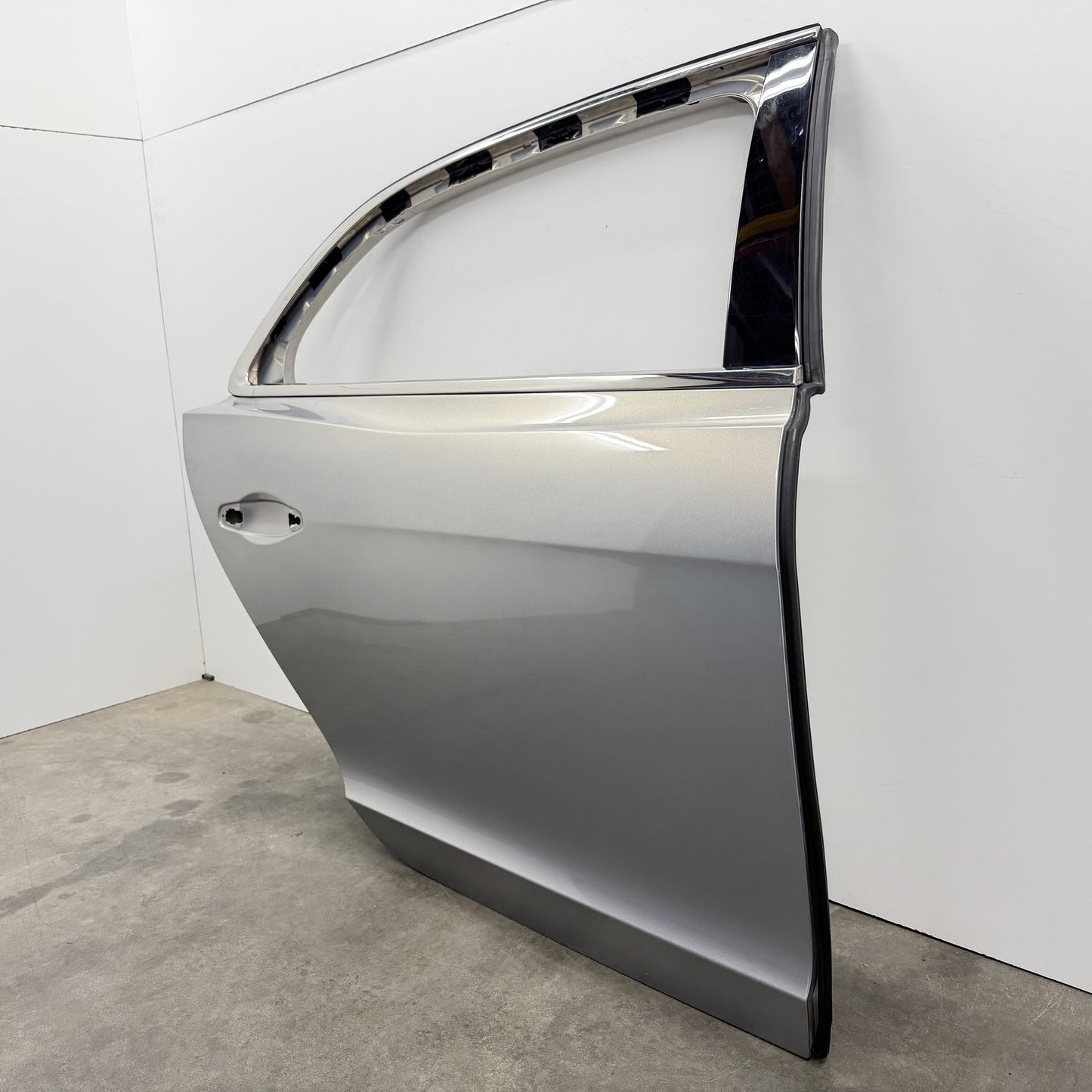 2014-2018 Bentley Flying Spur Passenger Right Rear Door Shell Extreme Silver OEM