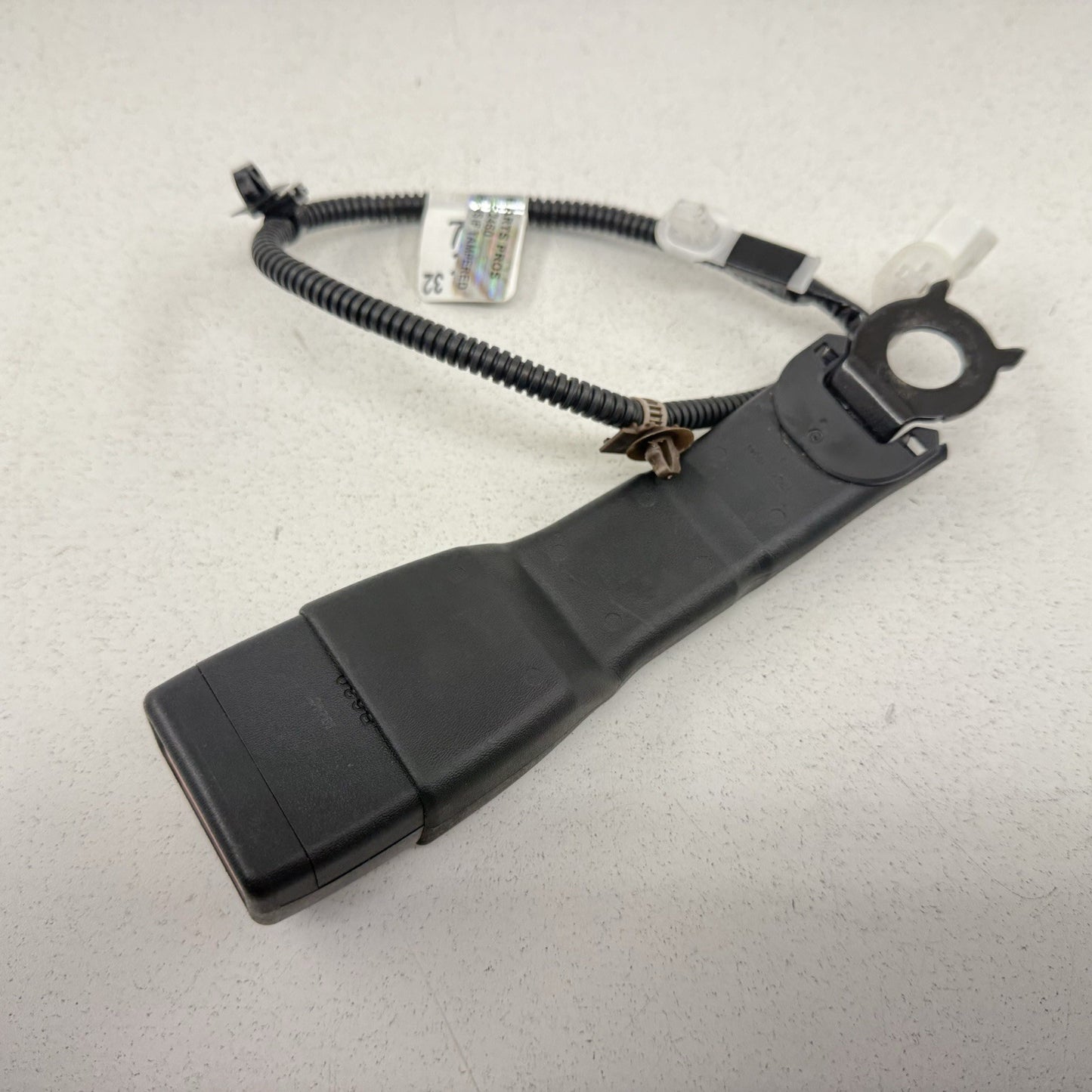 25-26 Toyota Camry Passenger Right Front Seat Belt Seatbelt Buckle OEM