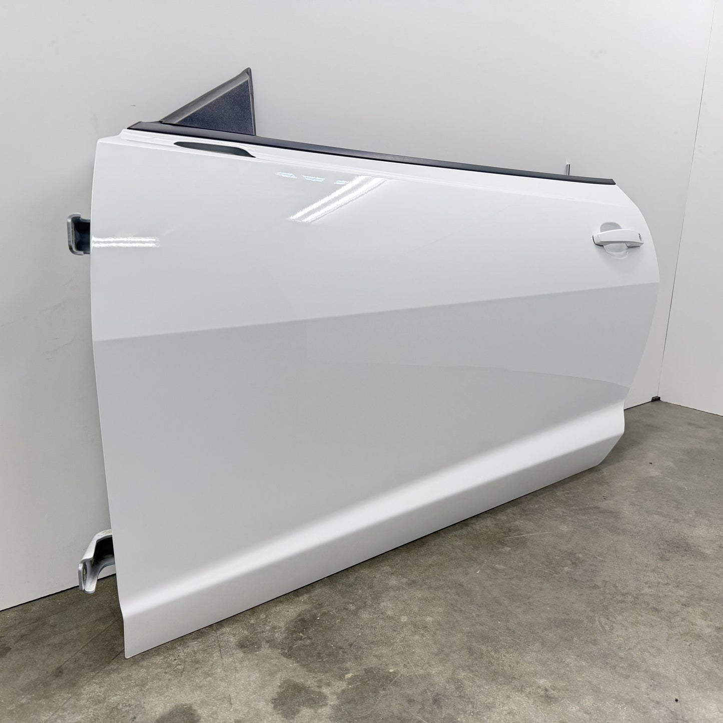 2010-2015 Chevrolet Camaro Coupe Driver Left Door Shell Complete W/ Glass OEM