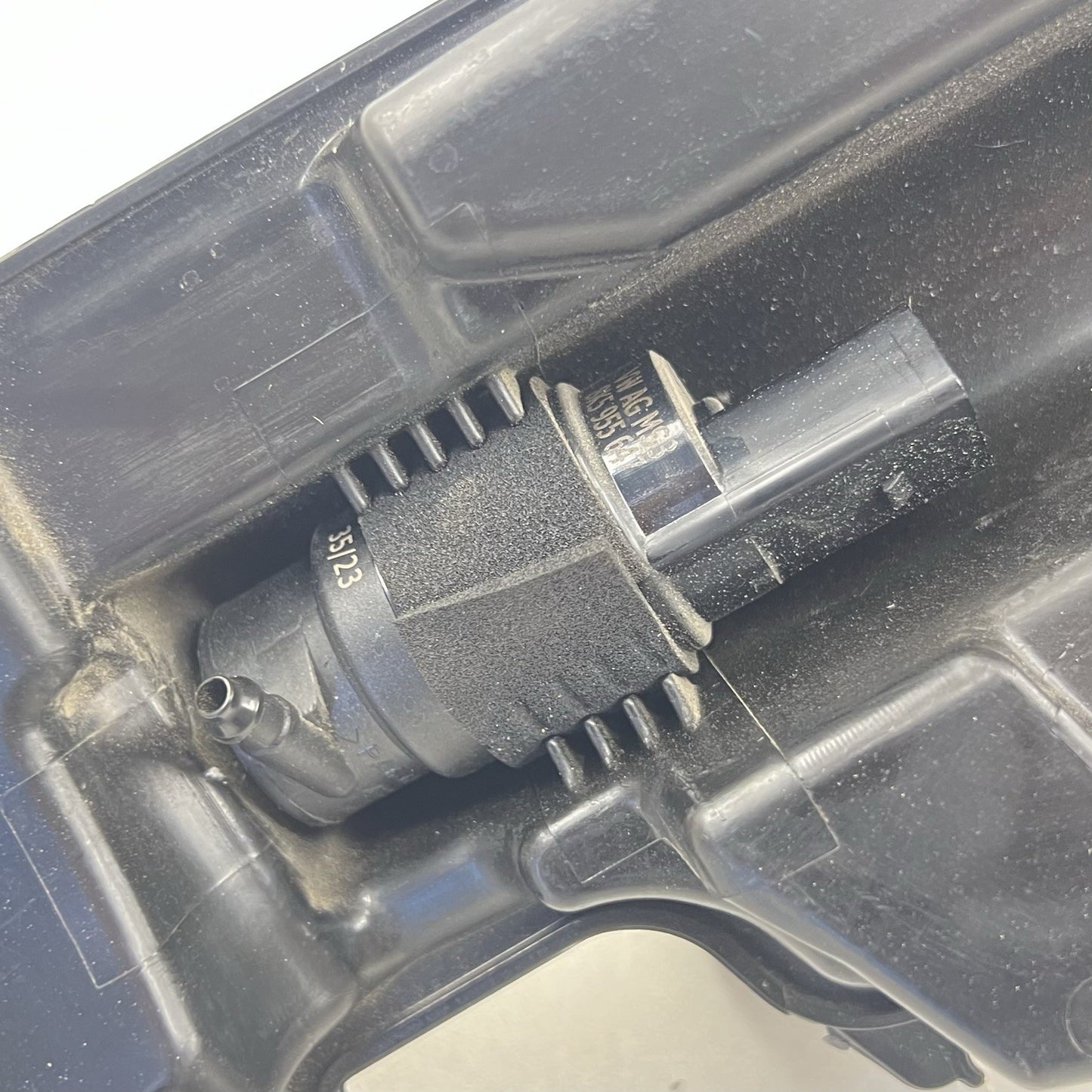 17-24 AUDI A4 S4 WINDSHIELD WASHER RESERVOIR TANK BOTTLE 8W0955451L OEM