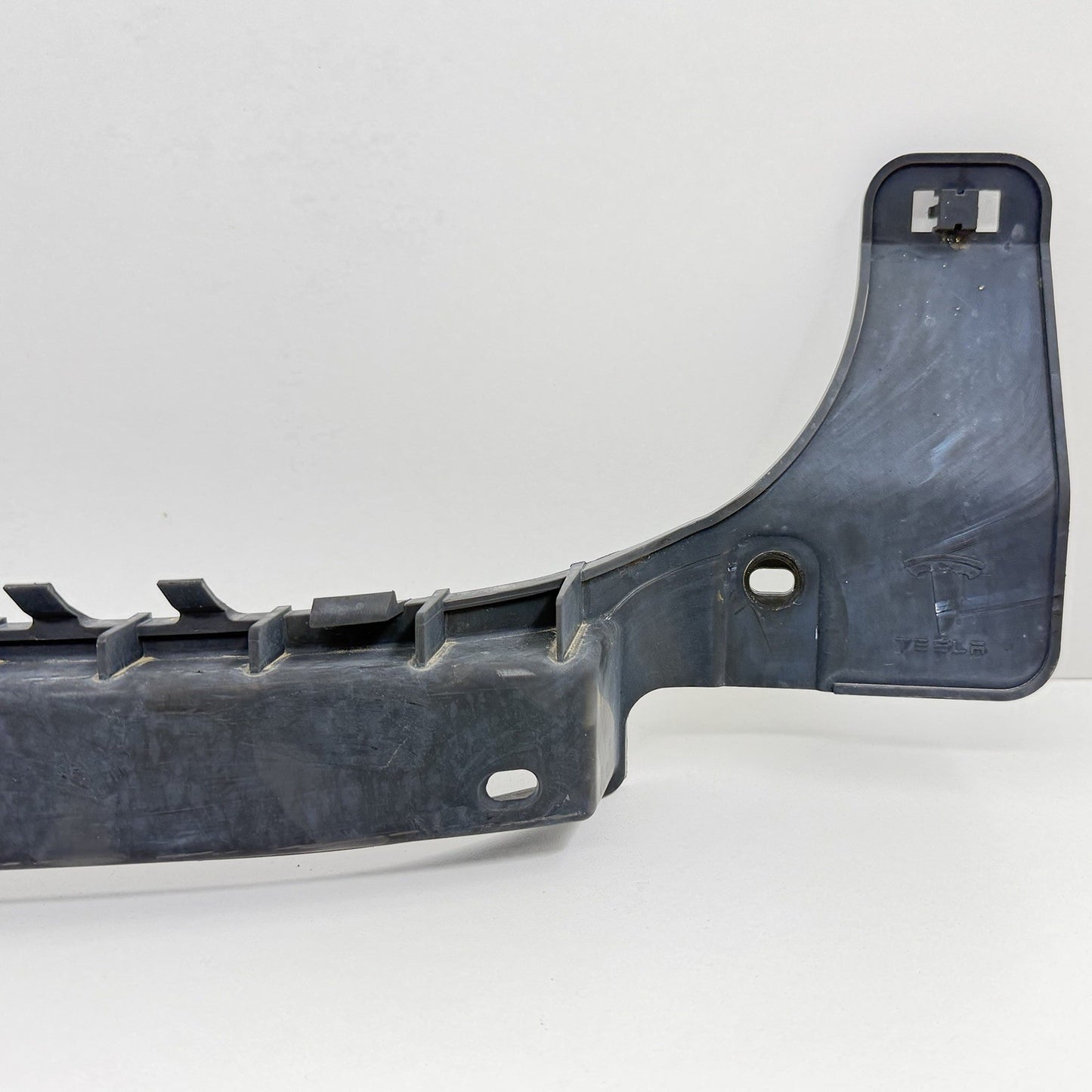 17-23 Tesla Model 3 Rear Center Bumper Bracket Support Mount 1083994-00-G OEM
