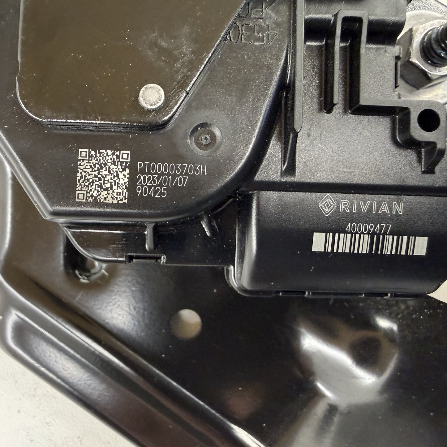 2022-2024 Rivian R1S Right Rear Tailgate Lock Latch Actuator PT00003703-H OEM