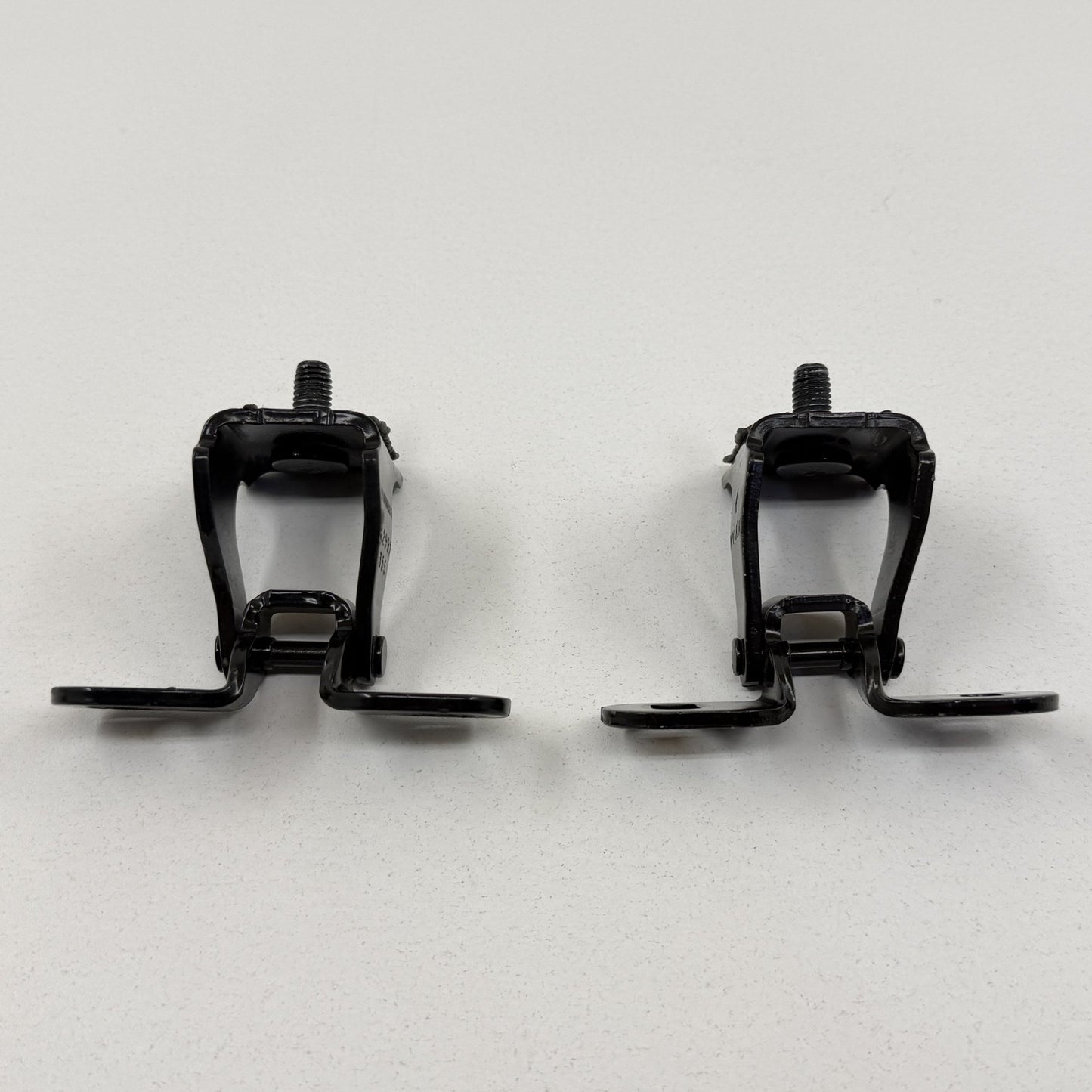 2022-2024 Rivian R1S Rear Upper Tailgate Liftgate Hinge Pair PT00003652 OEM