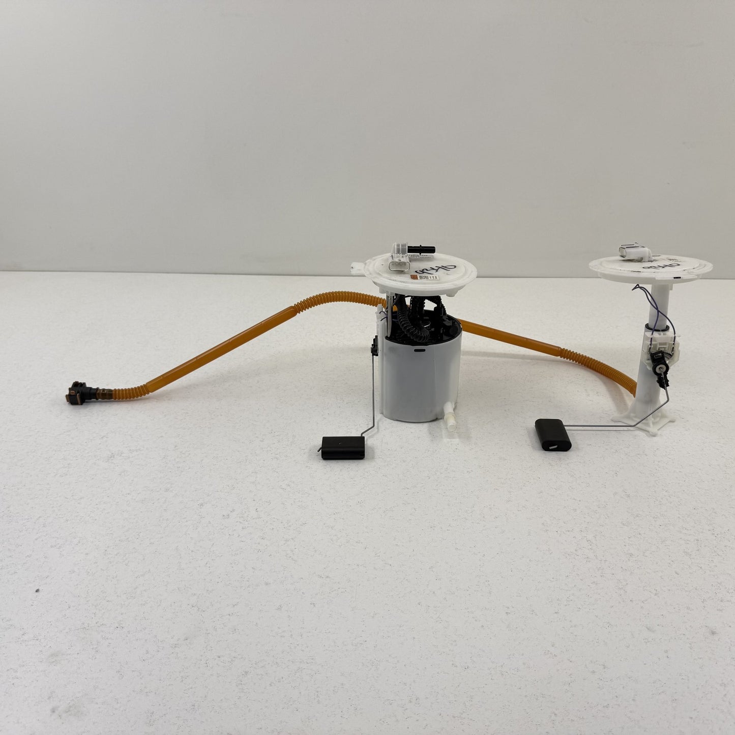 2018-2024 Dodge Durango SRT 392 6.4L Gas Tank Fuel Pump Sending Unit Pair OEM