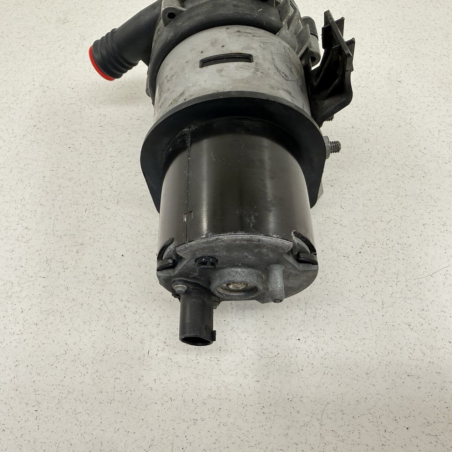 12-18 Mercedes W218 CLS550 Auxiliary Aux Circulation Water Pump 0005000386 OEM