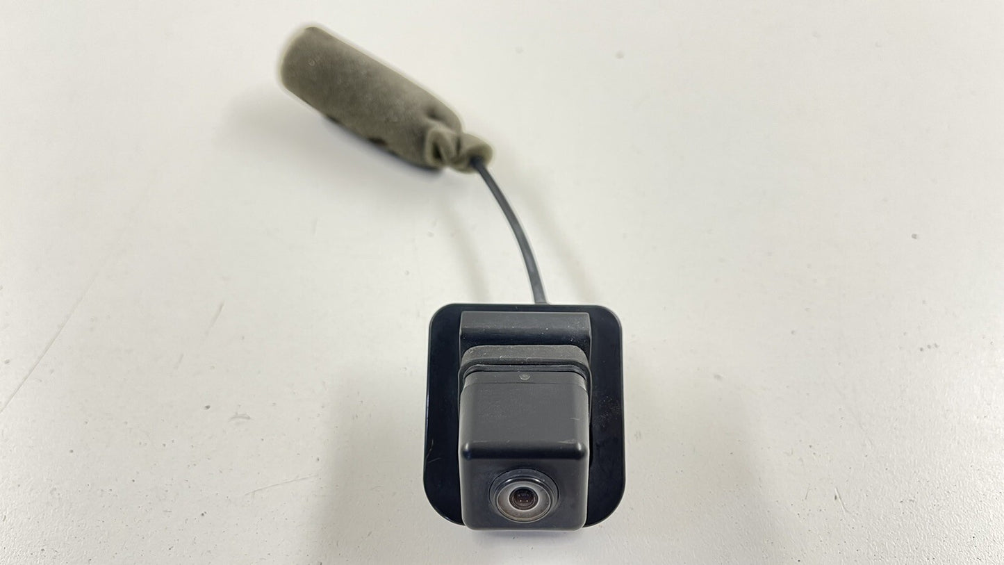 08-14 MERCEDES BENZ W204 C CLASS REAR TRUNK BACKUP BACK UP REVERSE CAMERA OEM