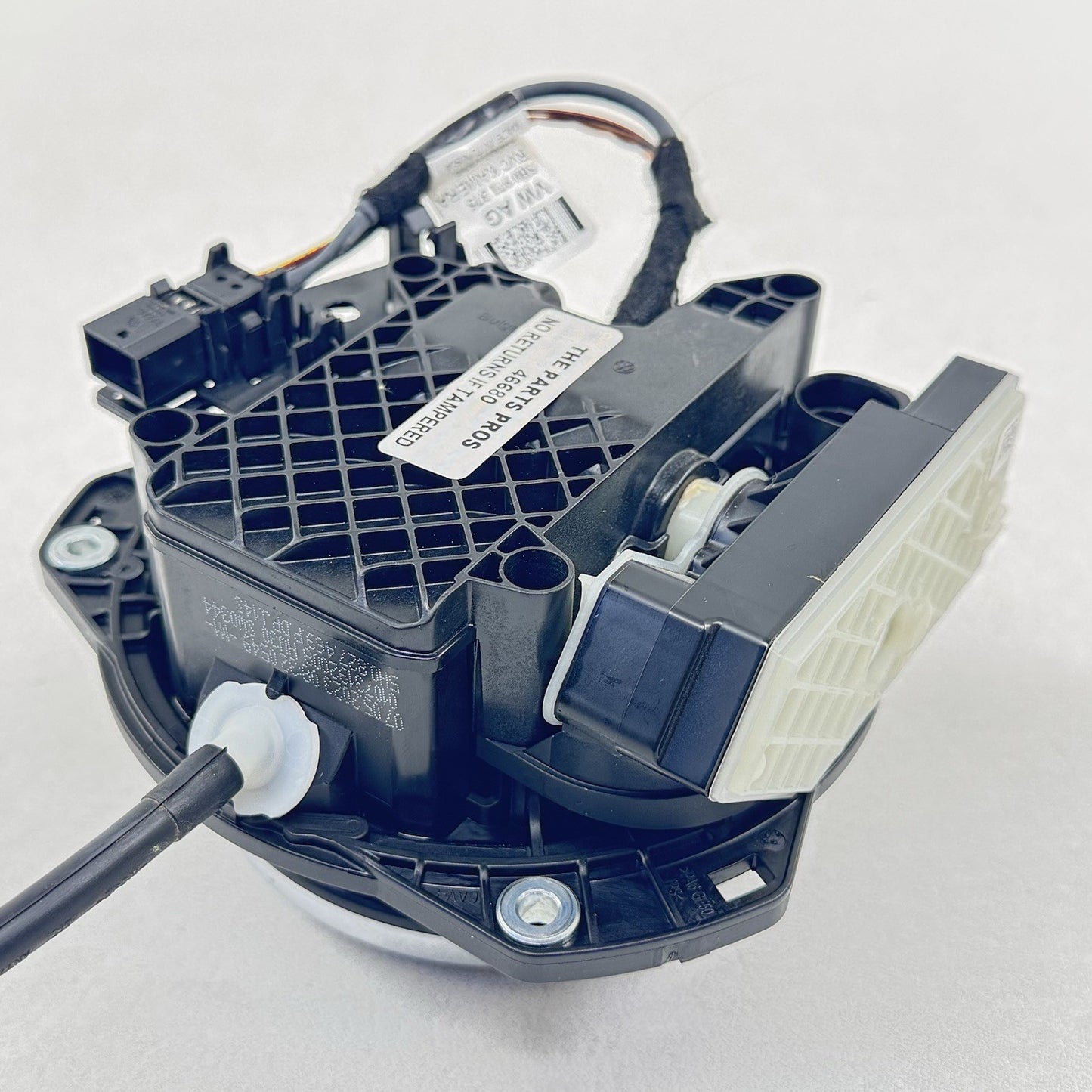 22-25 Volkswagen Golf R MK8 Tailgate Lid Handle Actuator W/ Rear View Camera OEM