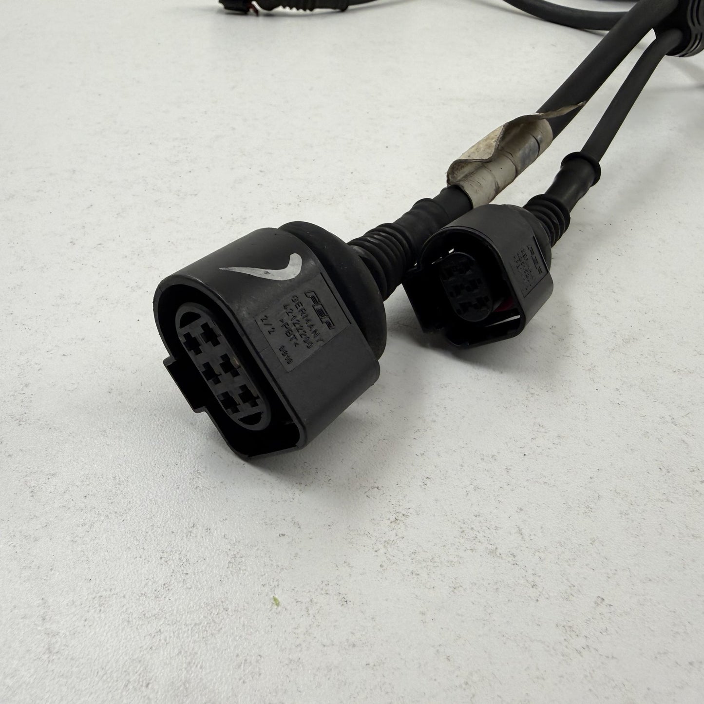 2022-2024 Rivian R1S Right Rear Hydraulic Strut Shock Absorber C200055239-D OEM