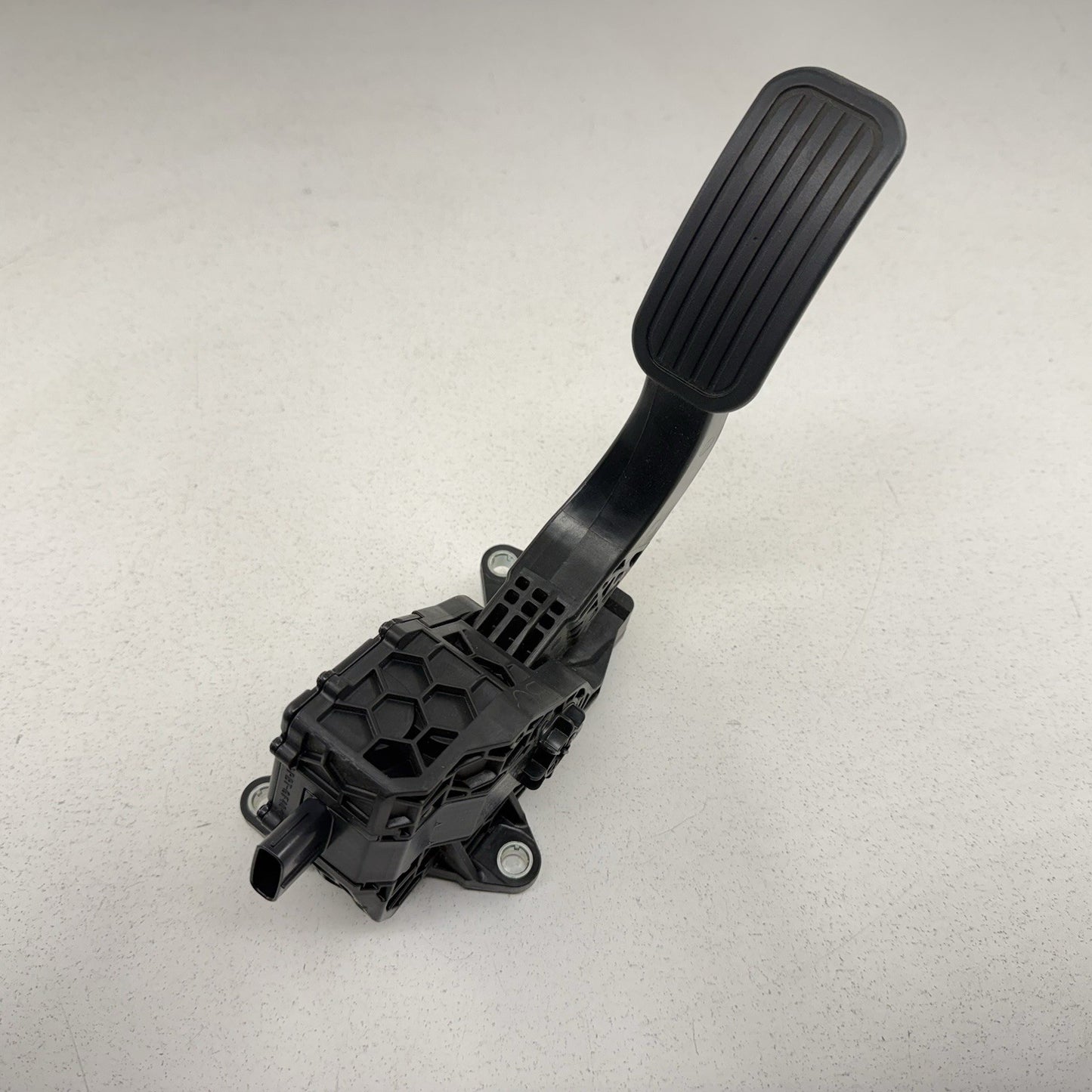 19-22 Toyota Prius / Prius Prime Gas Pedal Throttle Accelerator Sensor OEM
