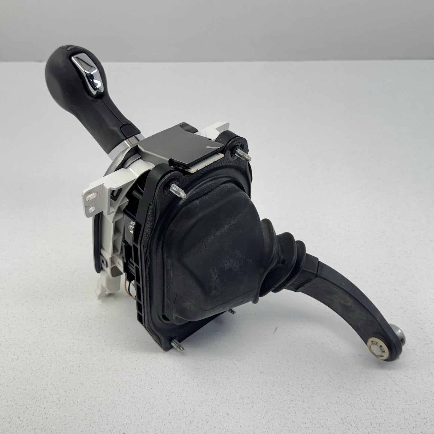 10-15 Chevrolet Camaro Automatic Transmission Shifter Gear Selector Lever OEM