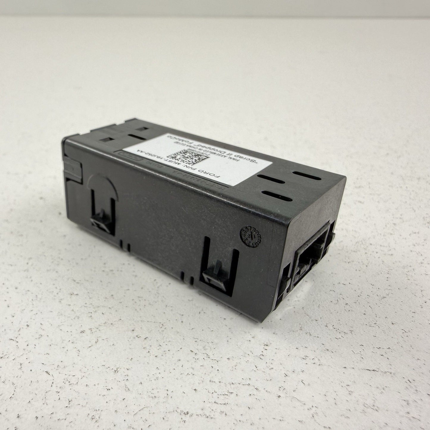24-26 Ford Mustang Front Dash USB Charge Port Hub MU5T-19J252-AA OEM