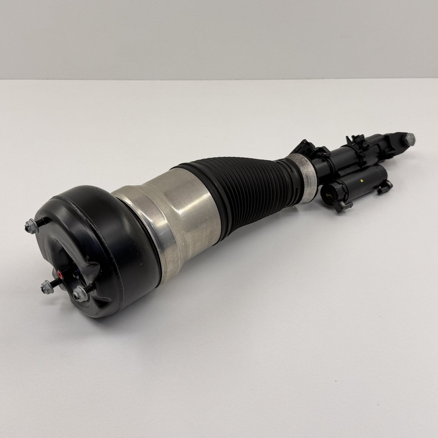 2014-2017 Mercedes-Benz S550 W222 RWD Front Air Suspension Shock Strut Pair OEM