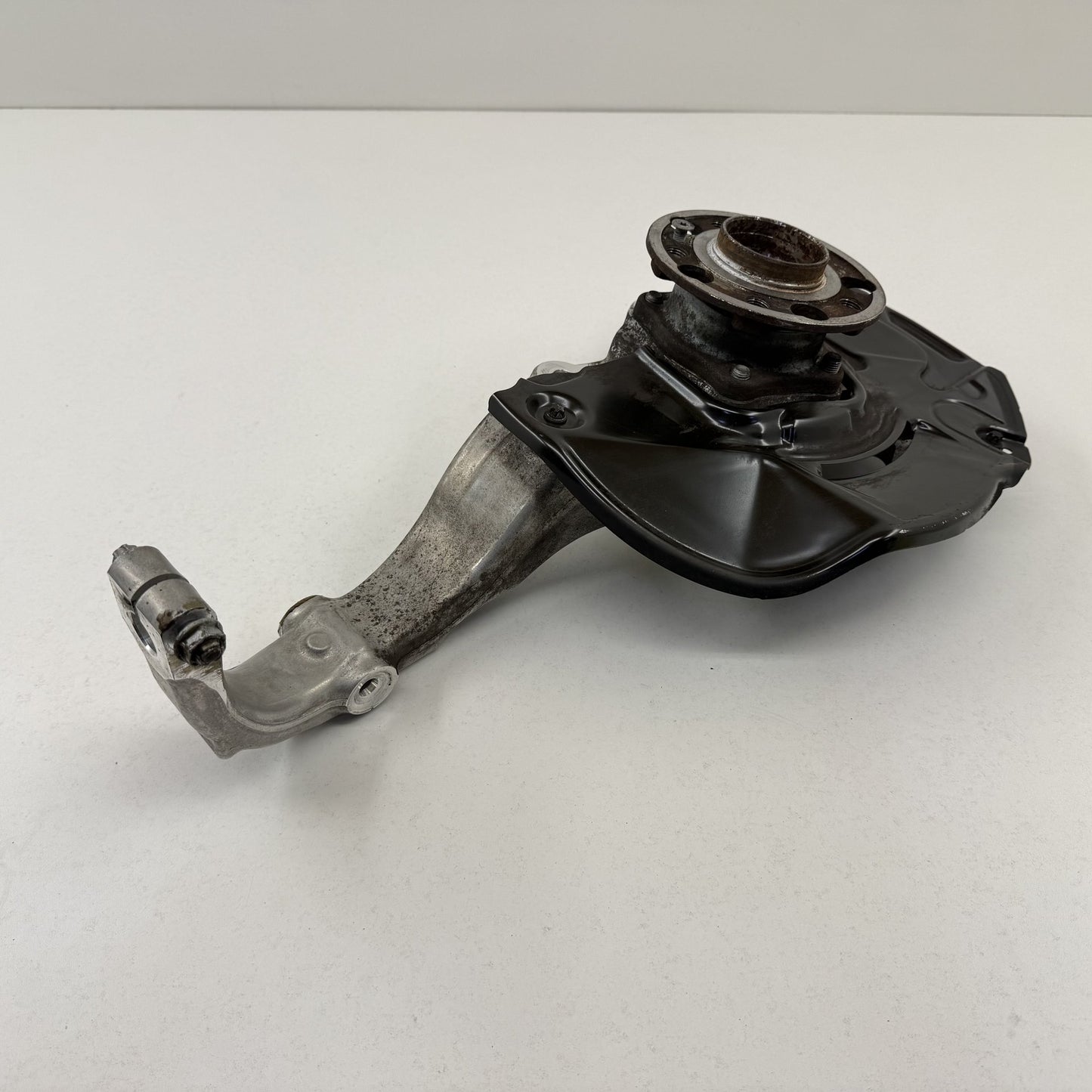 2014-2017 Mercedes S550 W222 RWD Left Front Spindle Knuckle Hub Bearing OEM