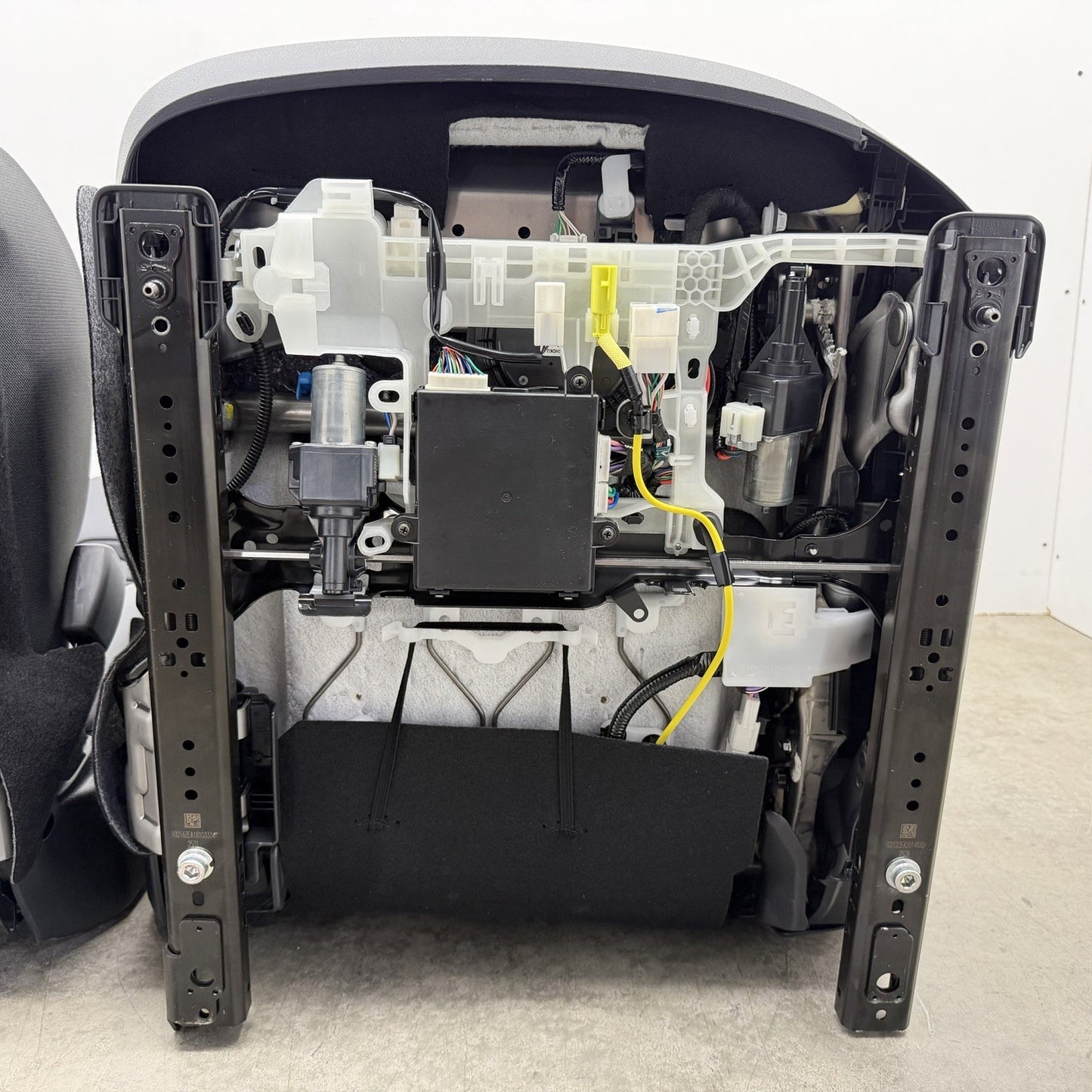 23-26 Toyota Prius Limited Front Seat Pair Heated & Ventilated Black SofTex OEM