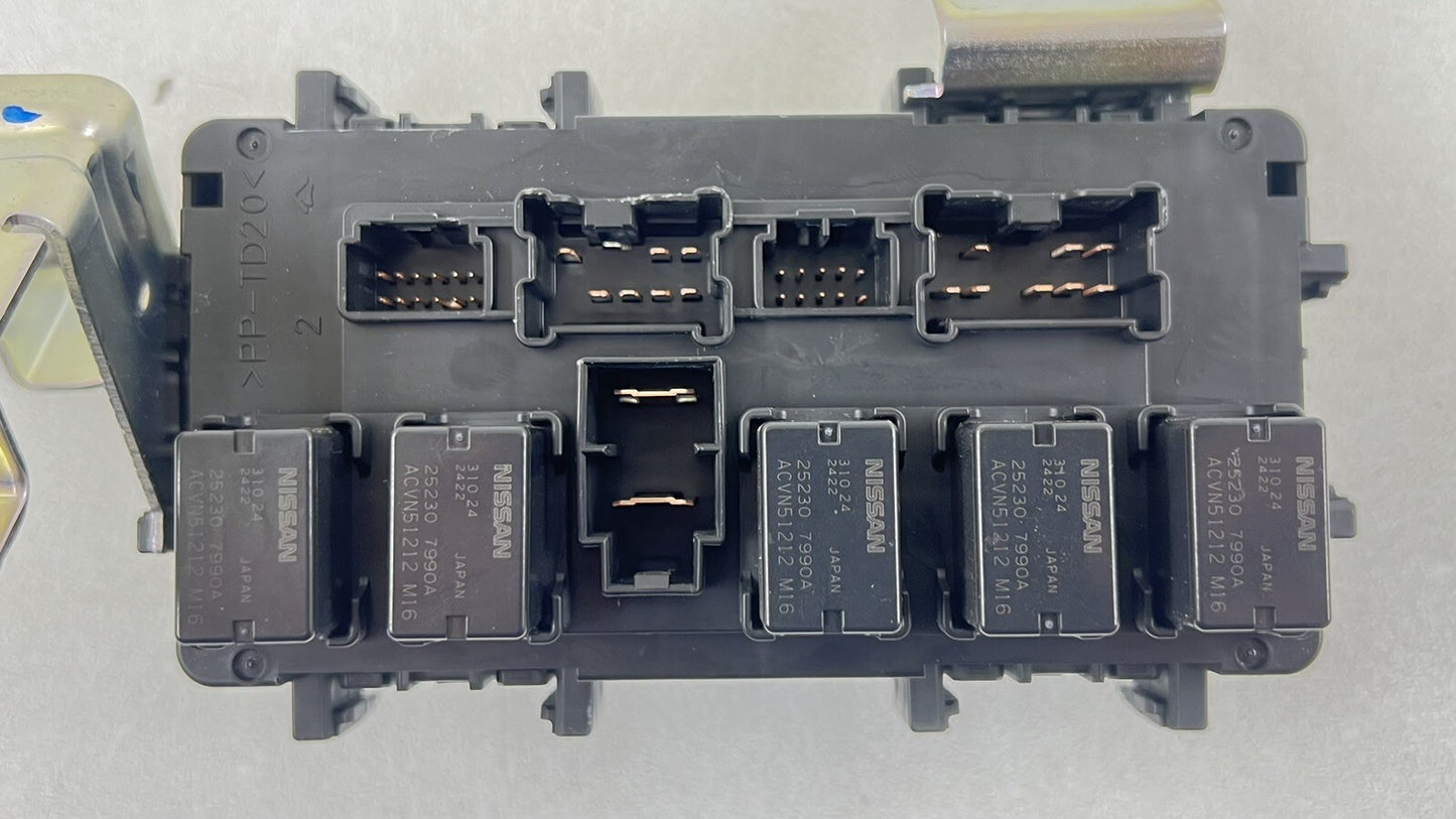 22-25 NISSAN Z INTERIOR CABIN FUSE RELAY JUNCTION BOX WITH BRACKET OEM