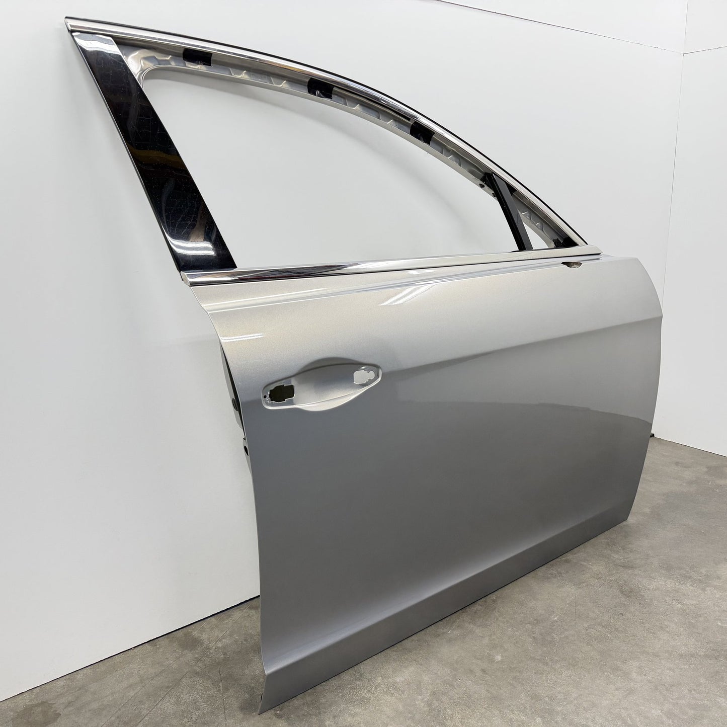 2014-2018 Bentley Flying Spur W12 Passenger Right Front Door Shell Silver OEM