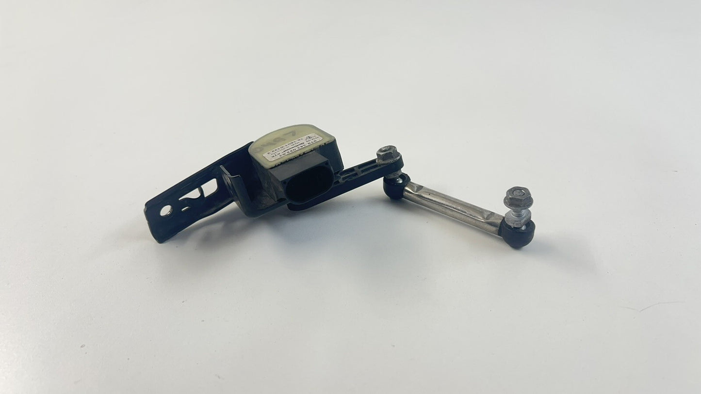10-16 PORSCHE PANAMERA RIGHT FRONT HEADLIGHT HEIGHT LEVEL SENSOR OEM