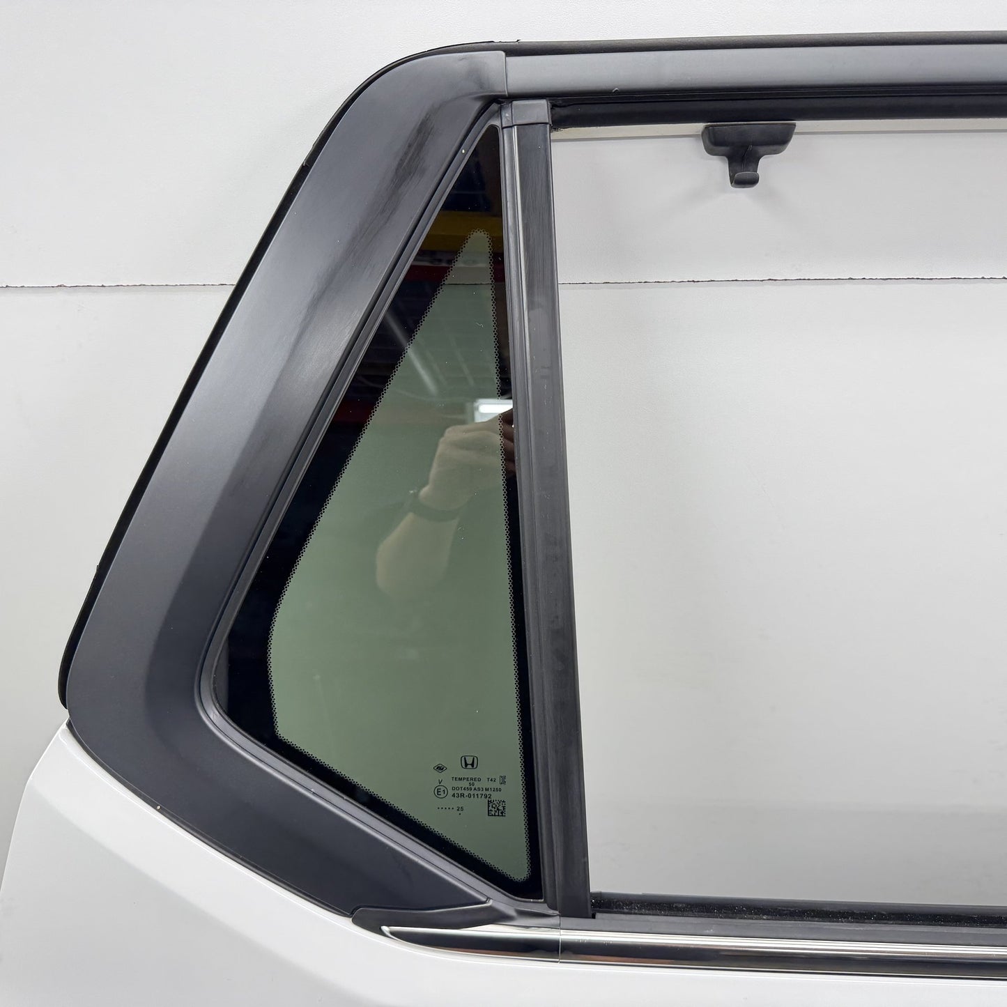 2023-2025 Honda Pilot Touring True Right Rear Door Shell Complete Platinum White OEM