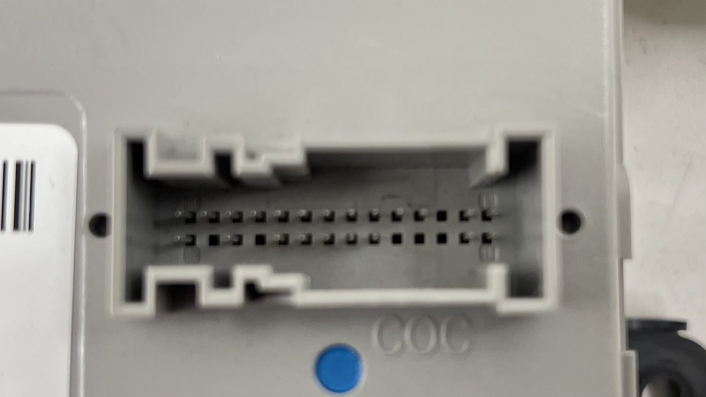 15-18 MERCEDES-BENZ C63S W205 SAM BCM SIGNAL CONTROL MODULE A 205 900 93 21 OEM
