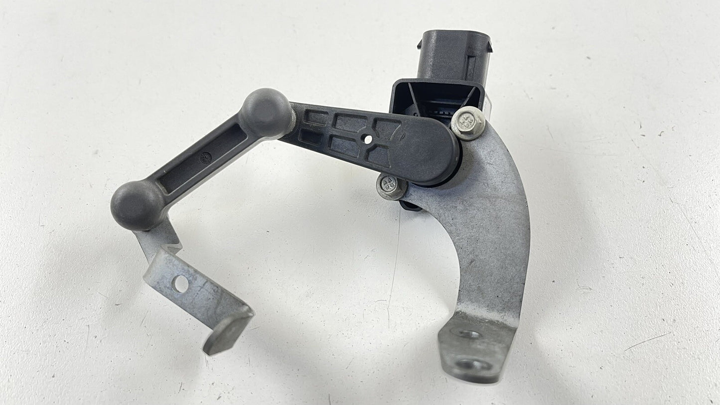 15-17 MCLAREN 650S DRIVER LEFT REAR HEADLIGHT HEIGHT LEVEL SENSOR 11M0253CP OEM