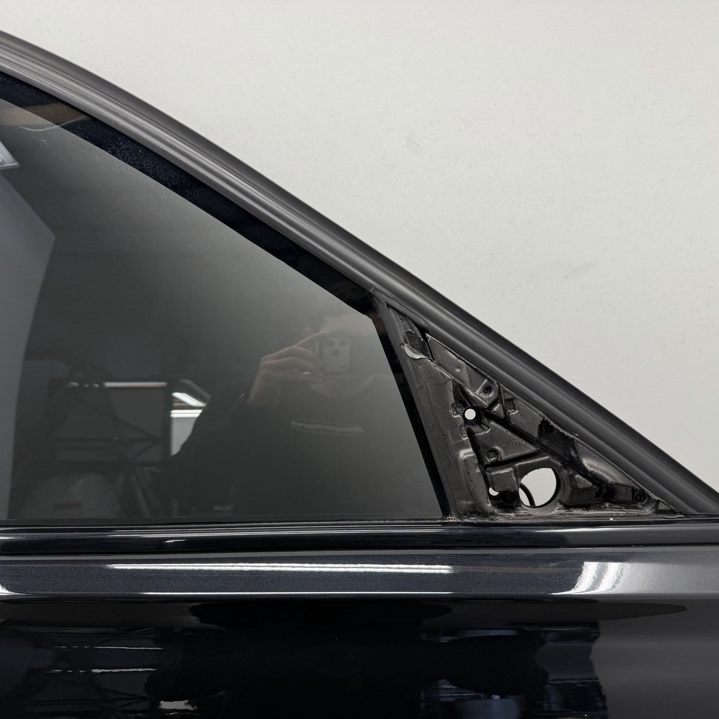 12-18 BMW F30 F80 M3 Sedan Passenger Right Front Door Shell Complete Black OEM