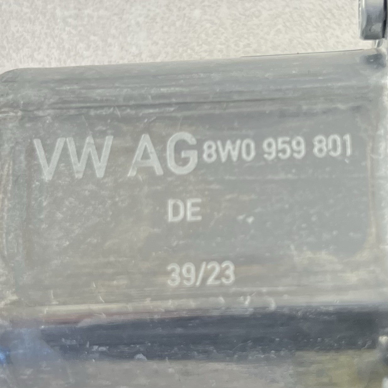 17-24 AUDI A4 S4 DRIVER LEFT FRONT DOOR WINDOW REGULATOR MOTOR 8W0959801 OEM
