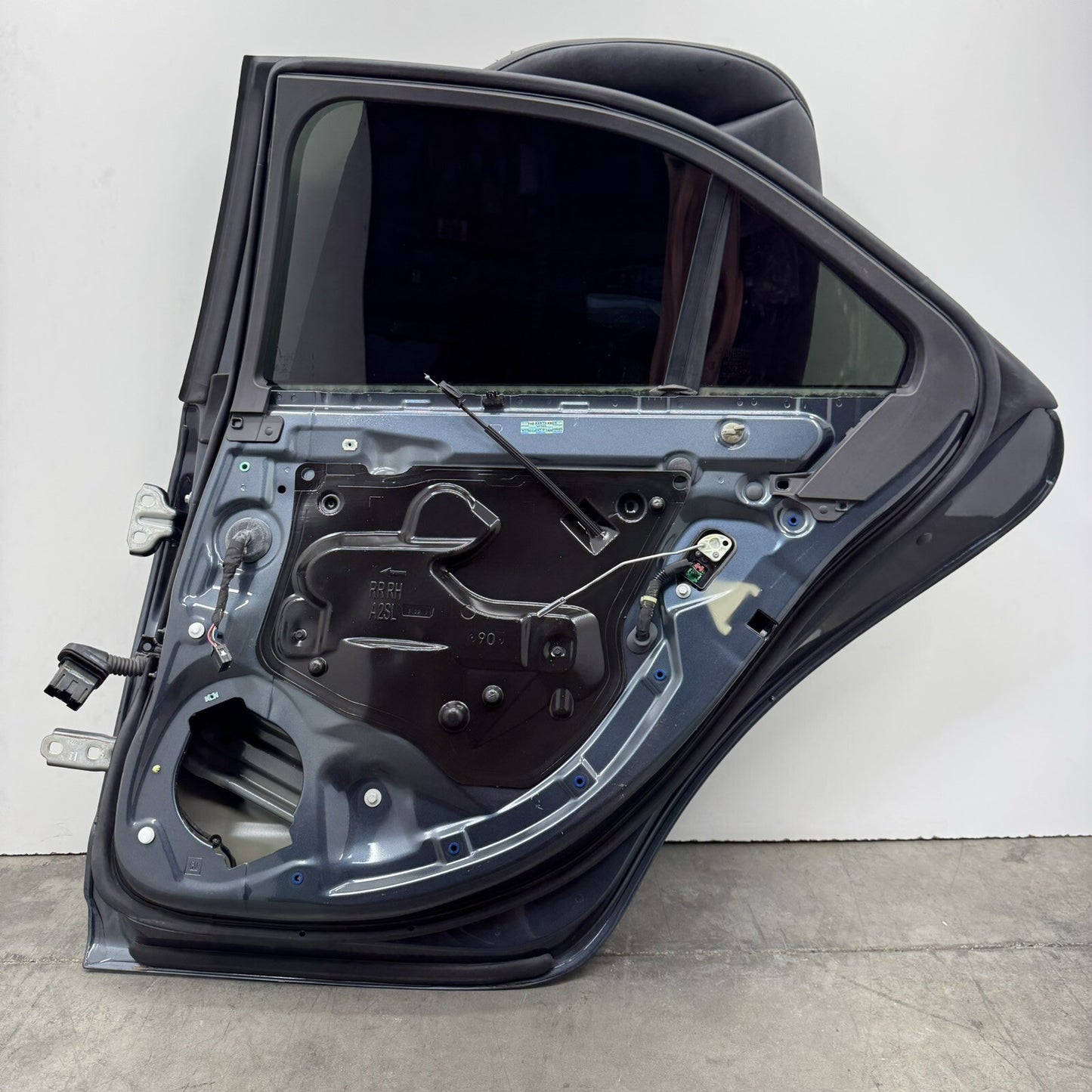 22-24 CADILLAC CT4 V BLACKWING PASSENGER RIGHT REAR DOOR COMPLETE OEM