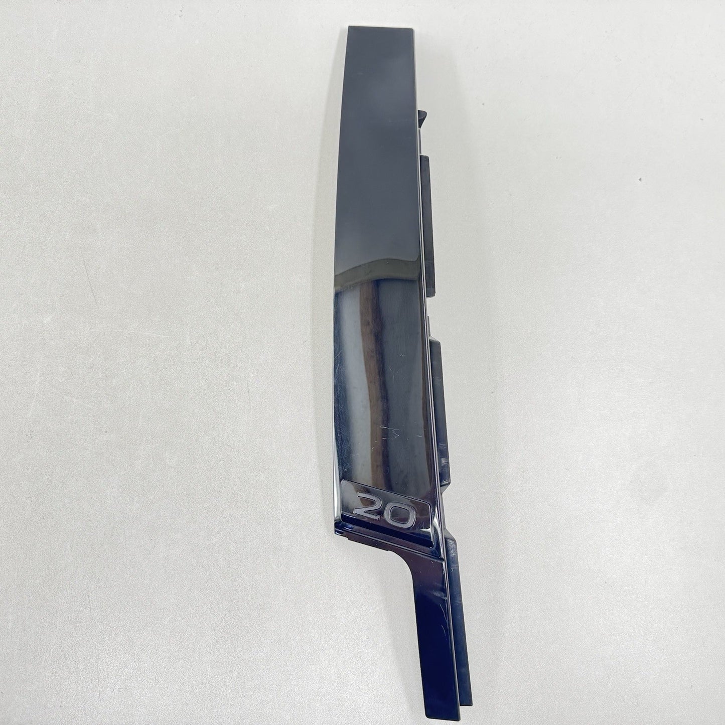 22-25 VOLKSWAGEN GOLF R MK8 PASSENGER RIGHT B PILLAR APPLIQUE TRIM PANEL OEM