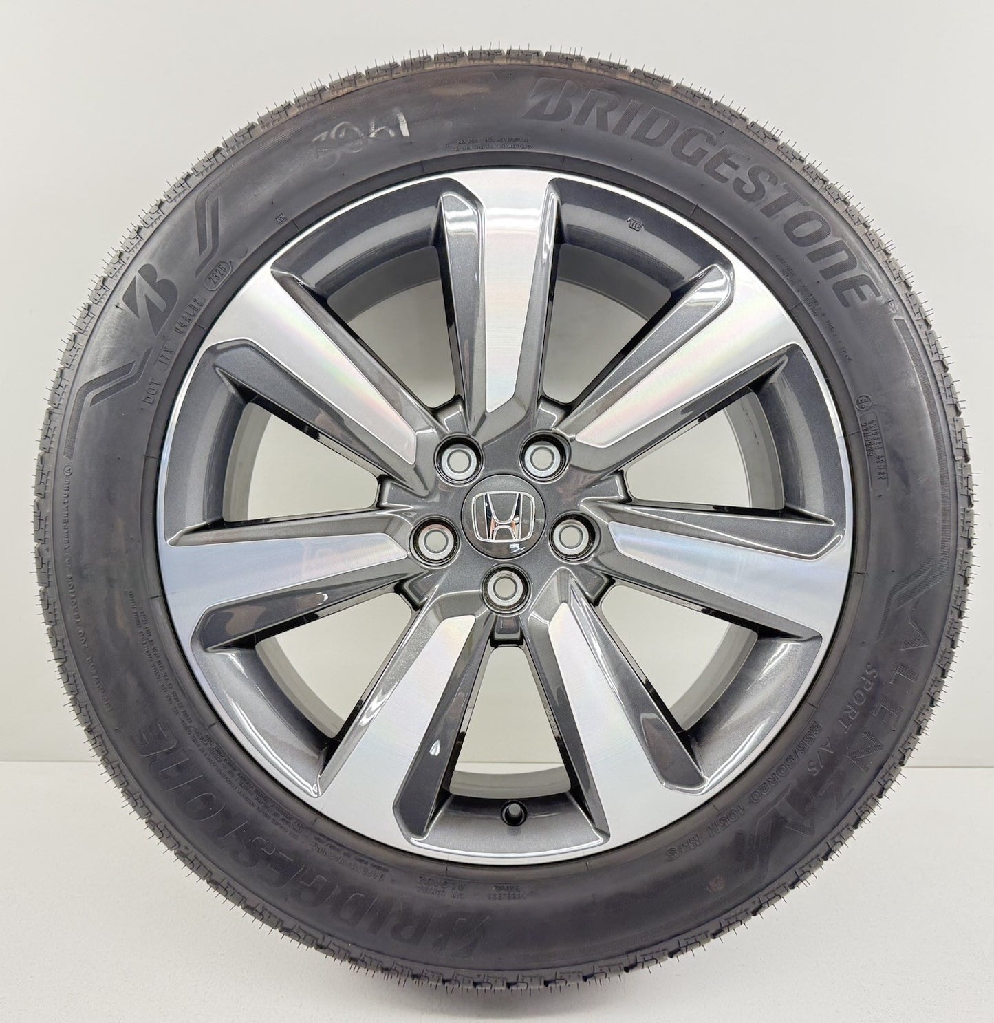 23-25 Honda Pilot Touring 20" 20x8 Wheel Rim W/ Tire 42700-T90-A21 Factory OEM