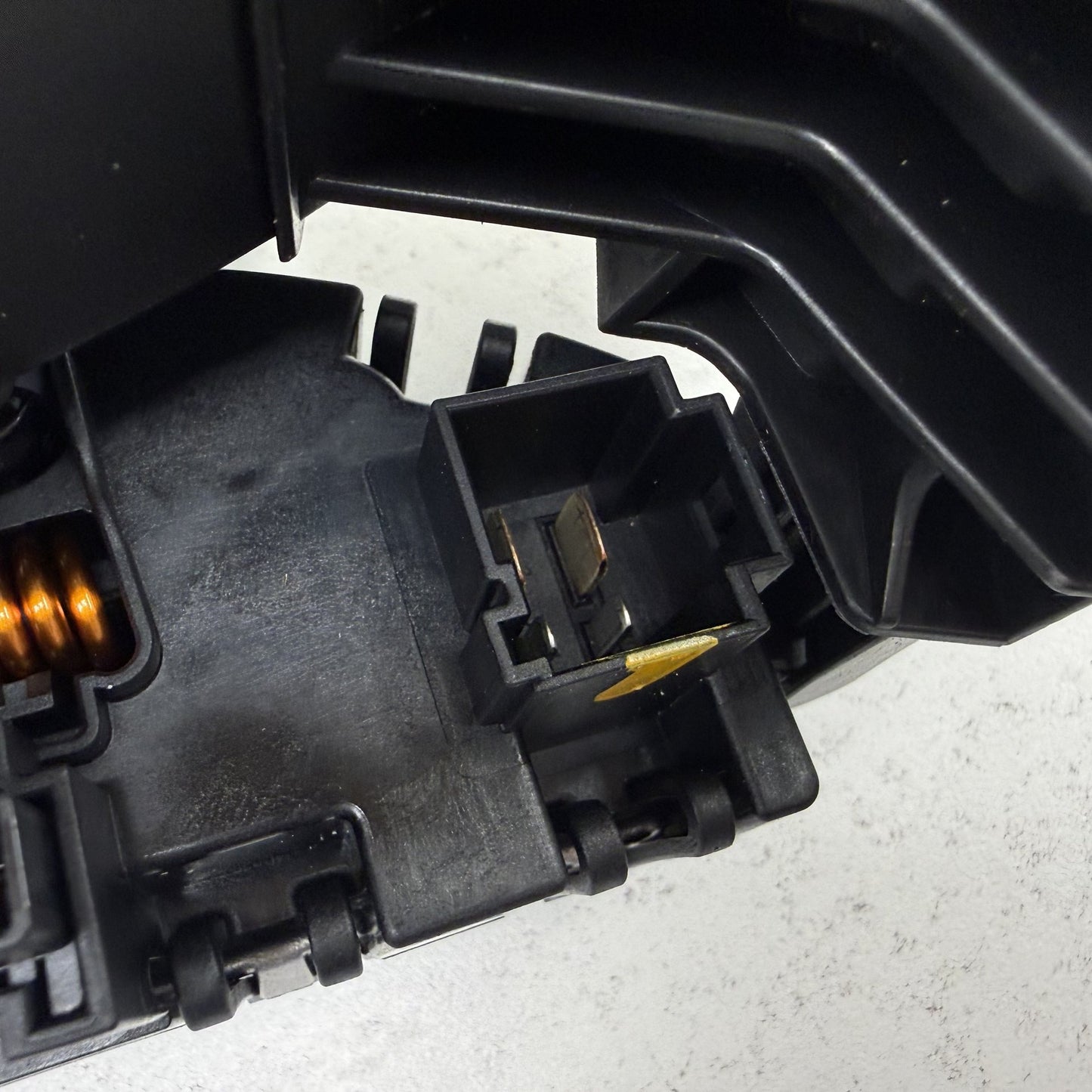 2014-2018 Bentley Flying Spur Right AC Air Booster Blower Motor W/ Resistor OEM