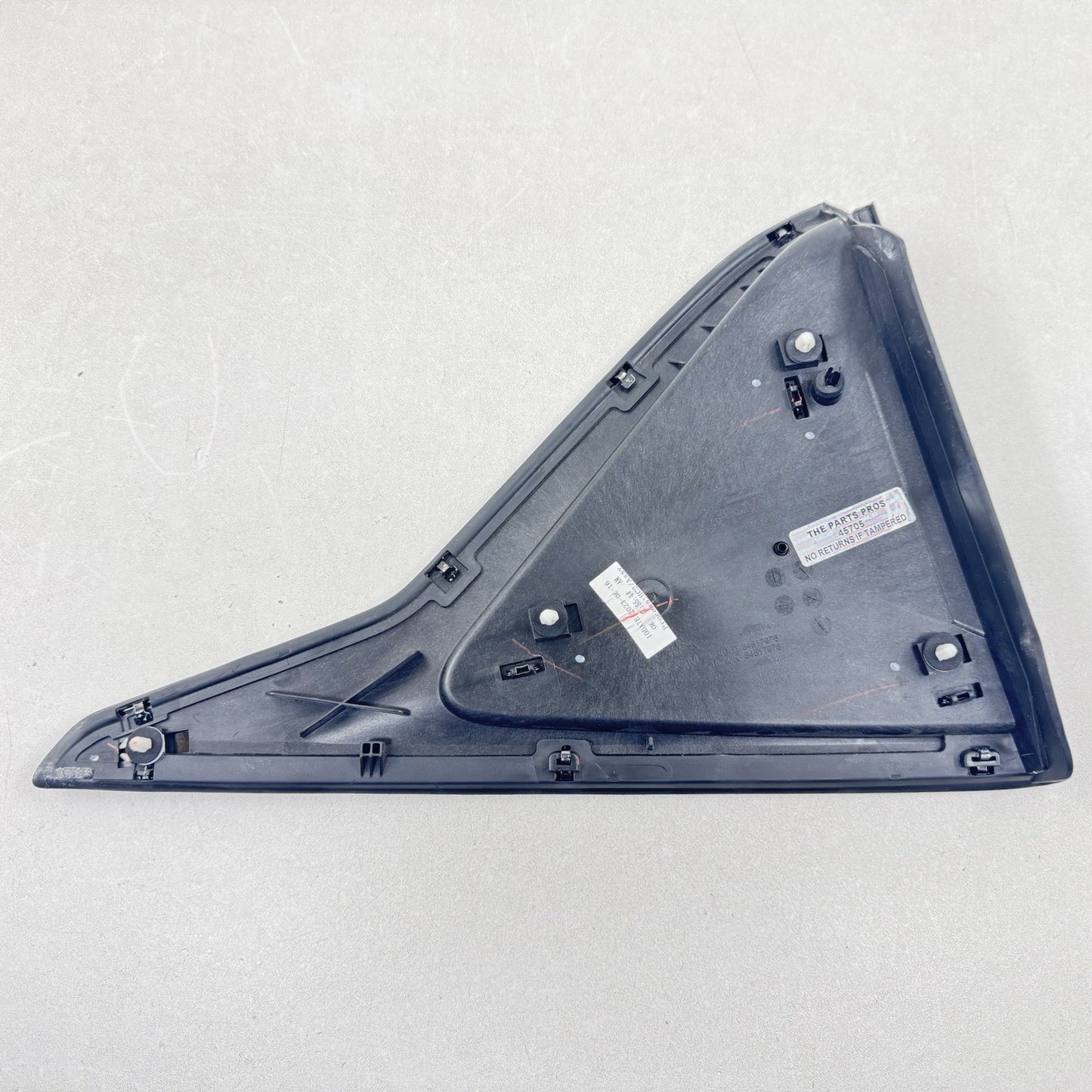 22-25 CADILLAC CT5 V BLACKWING RIGHT REAR QUARTER PANEL WINDOW TRIM OEM