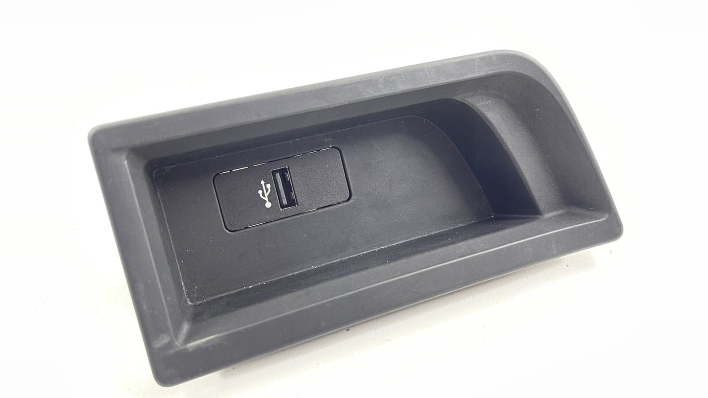 16-21 BMW M2 CENTER CONSOLE AUXILIARY AUX USB PLUG INPUT PORT 84109230248 OEM