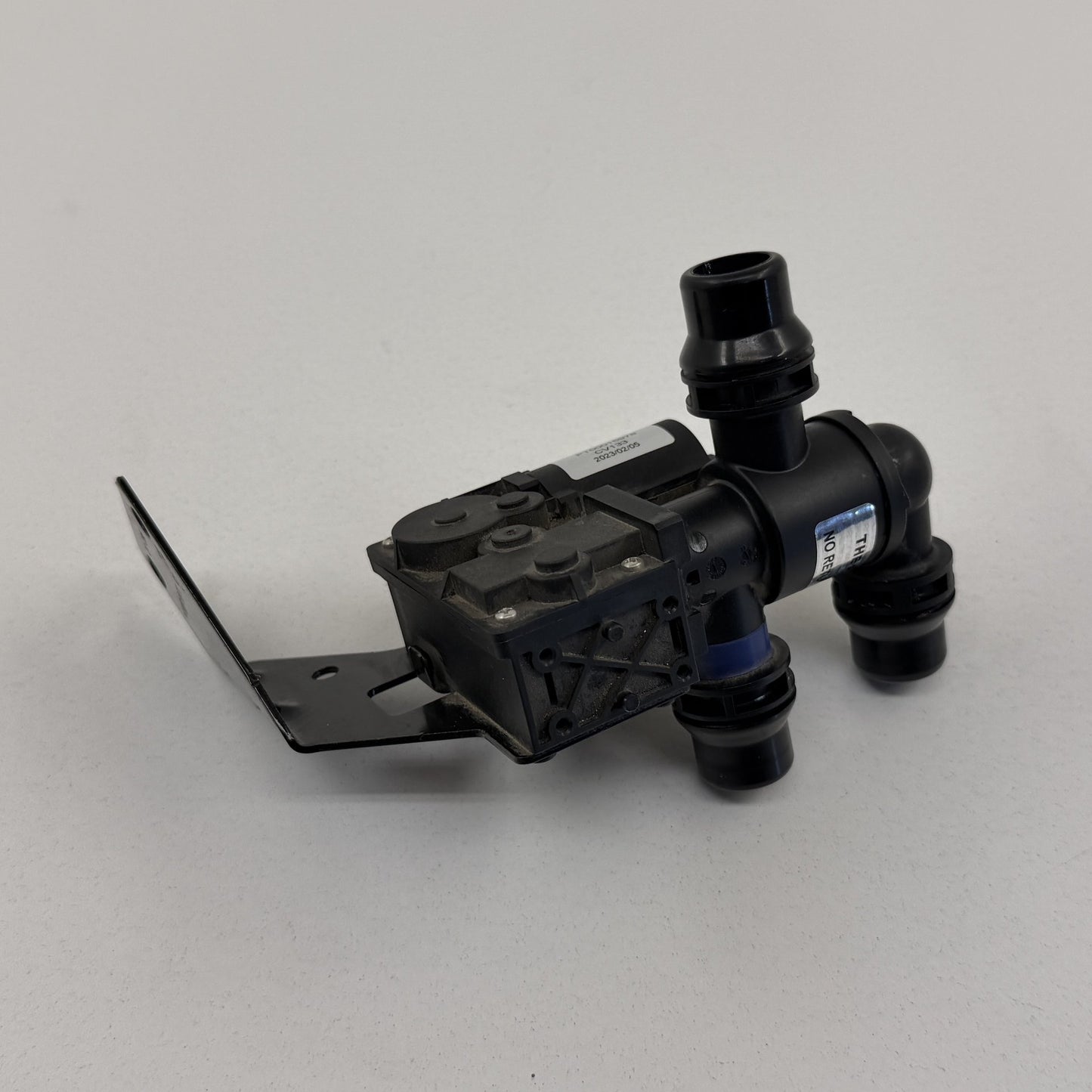 2022-2024 Rivian R1S R1T HVAC 3 Way Heater Coolant Control Valve PT00015978 OEM