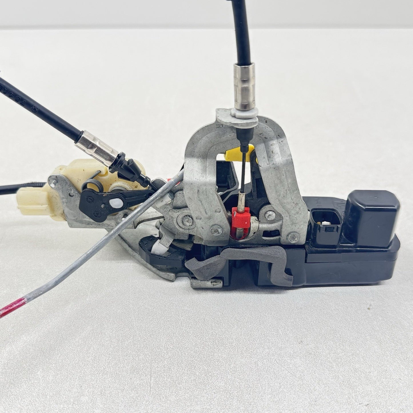 15-23 DODGE CHALLENGER RIGHT DOOR LATCH LOCK ACTUATOR WITH DOOR HANDLE OEM