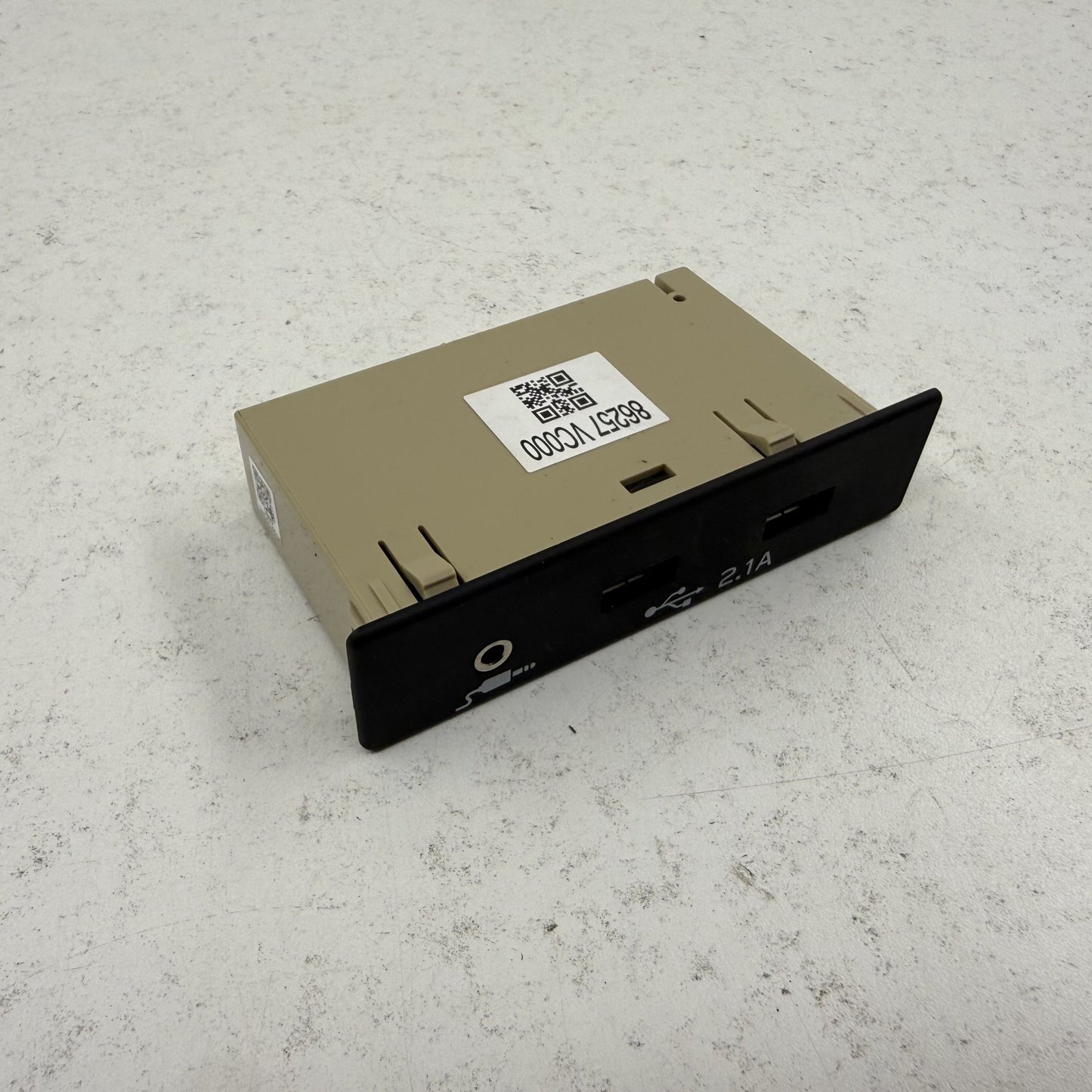 2022-2023 Subaru WRX Media Hub Dual USB Port AUX Auxiliary Jack 86257VC000 OEM