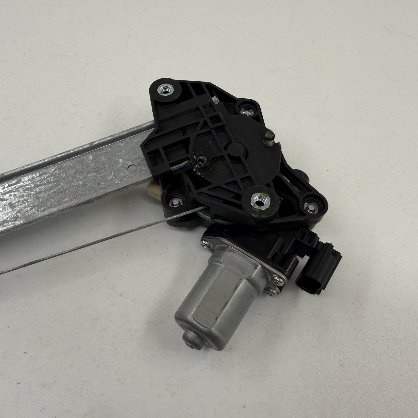 2023-2025 Honda Pilot Right Front Door Glass Window Regulator Motor OEM
