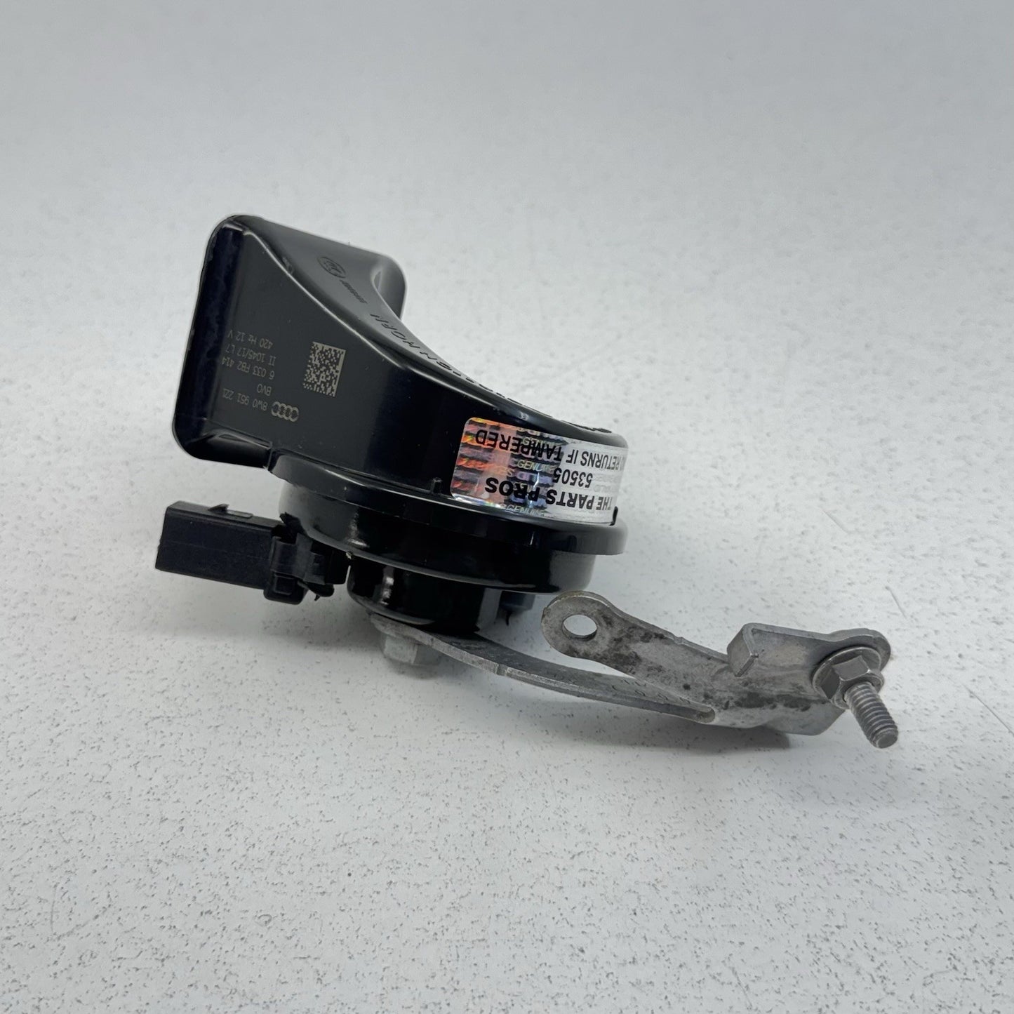 17-25 Audi A4 A5 S4 S5 Front Low Tone Horn Siren Alarm Signal W/ Bracket OEM