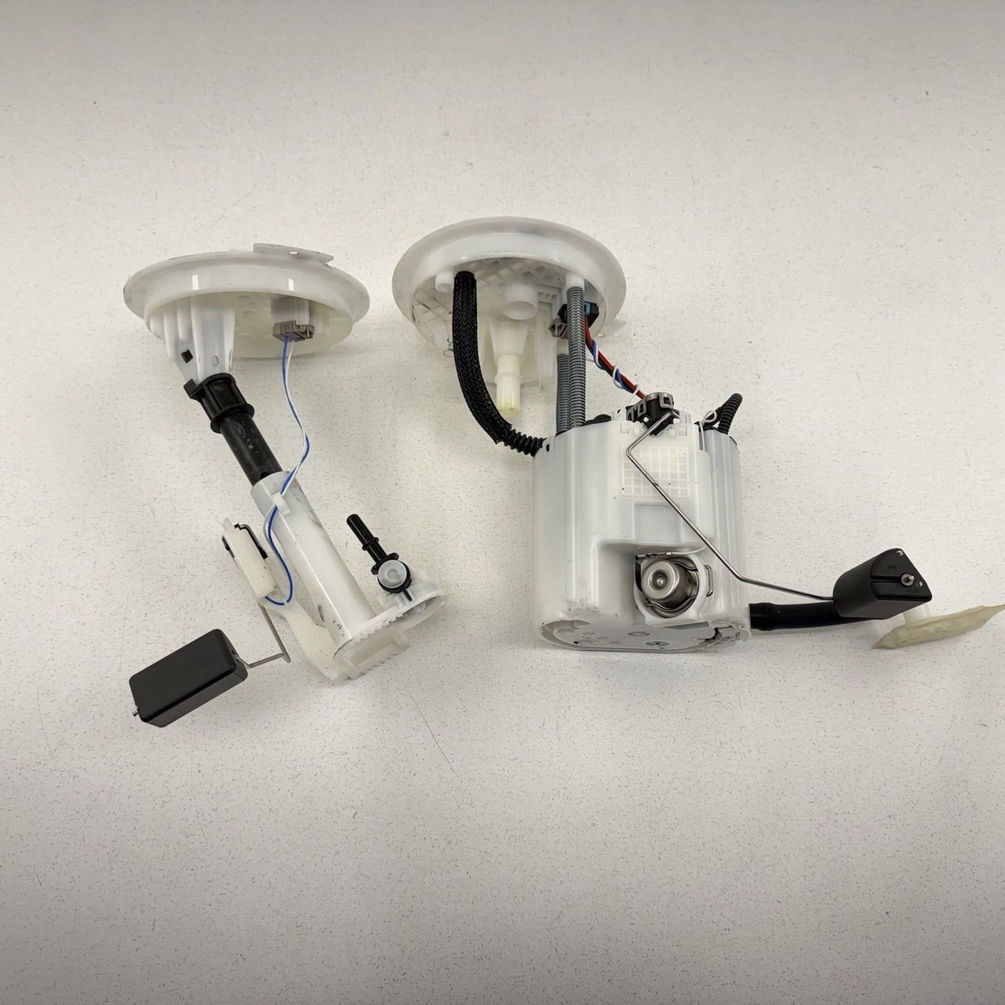 16-24 Chevrolet Camaro SS Fuel Pump & Sending Level Unit Pair OEM